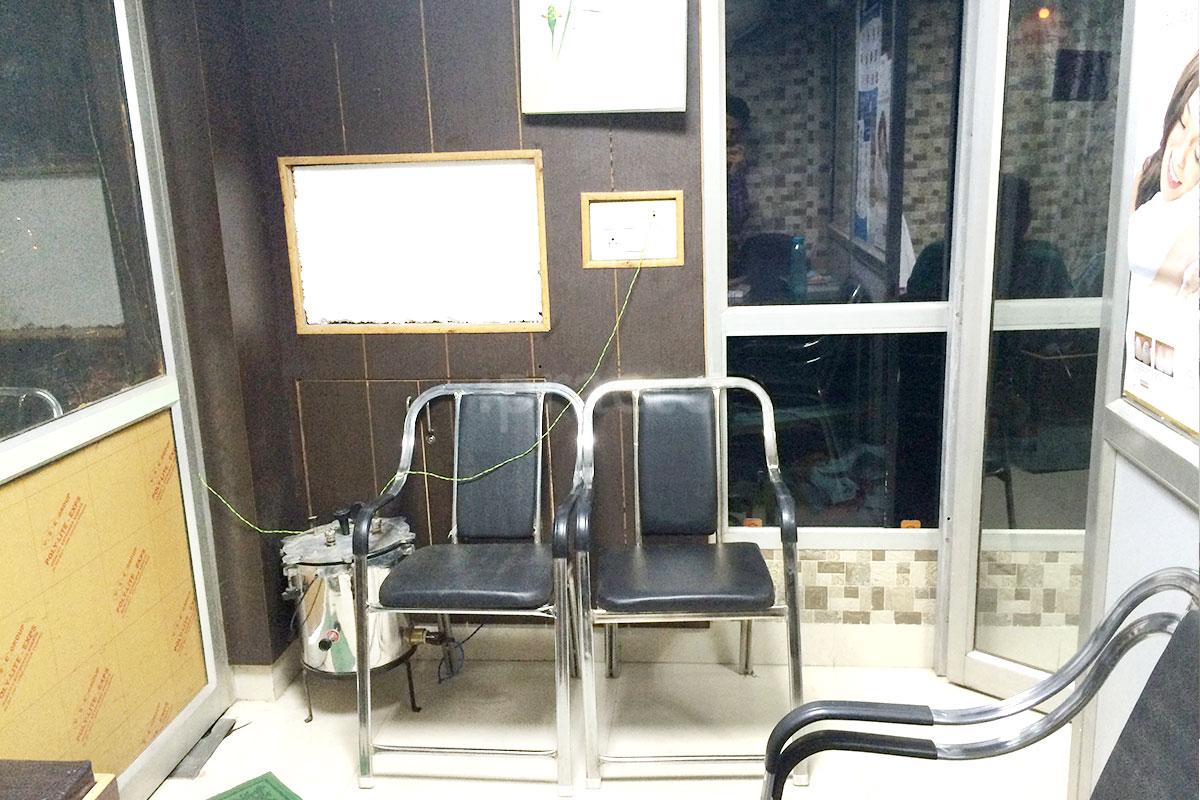 Waiting Area at Oral Care Dental Clinic Eldeco II Lucknow