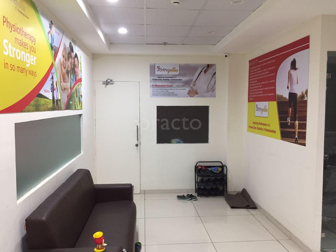 Reception at Ortho Golden Physio Clinic Sector 21 Chandigarh