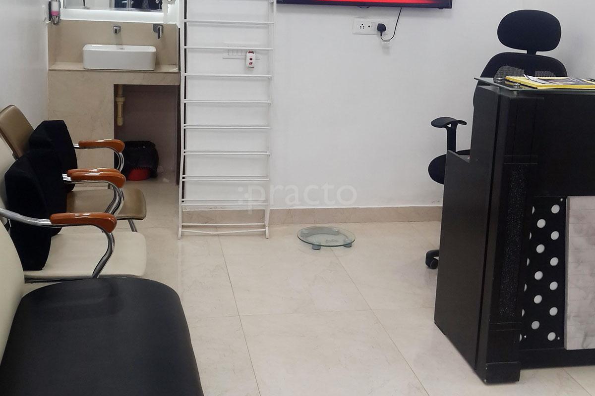 Waiting Area at Ortho Neuro Chiropractic Physiotherapy Clinic Sector 26 Noida