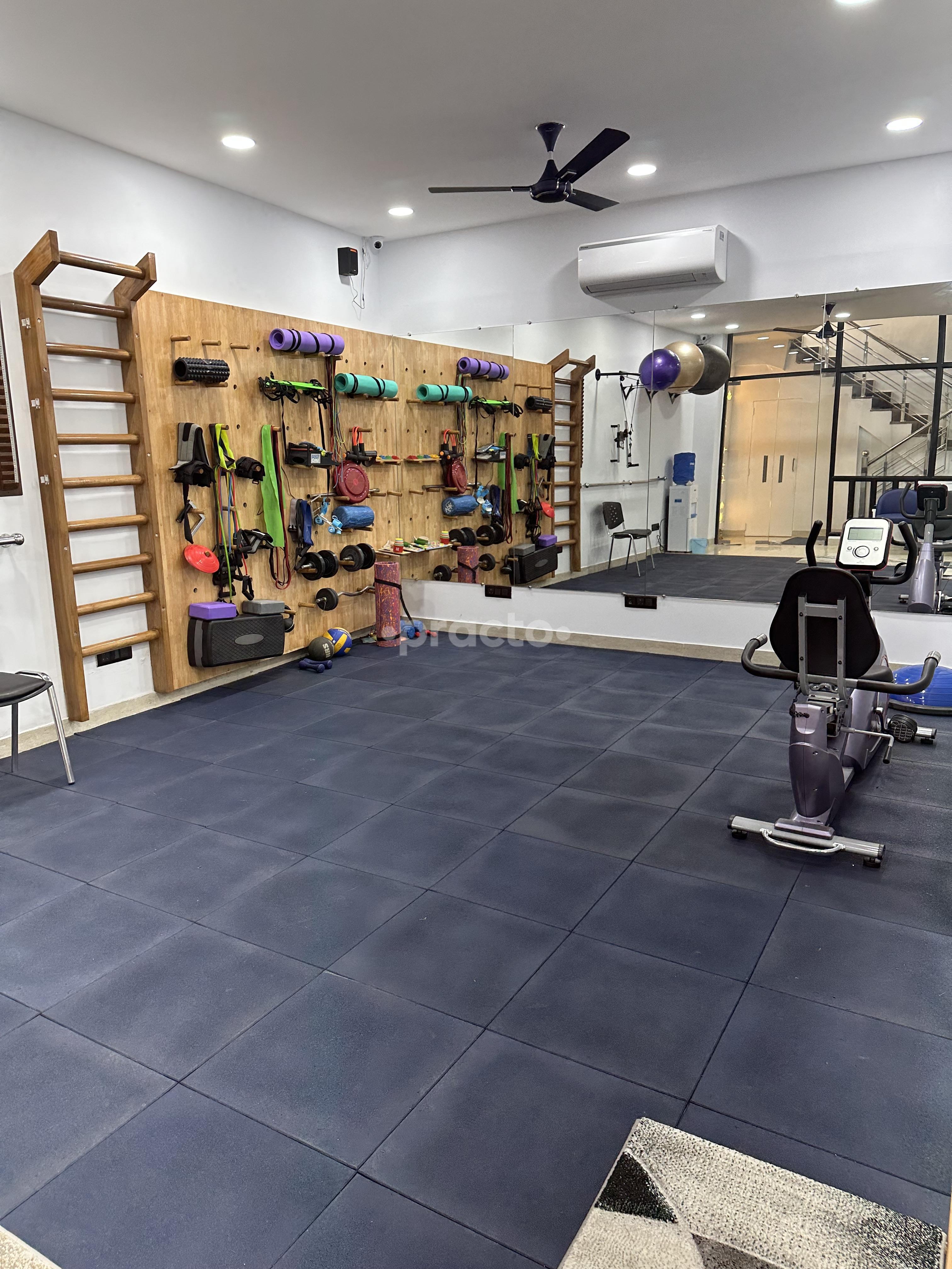 Equipment Area at Nivaaran-Multispeciality Clinic Rajouri Garden Delhi