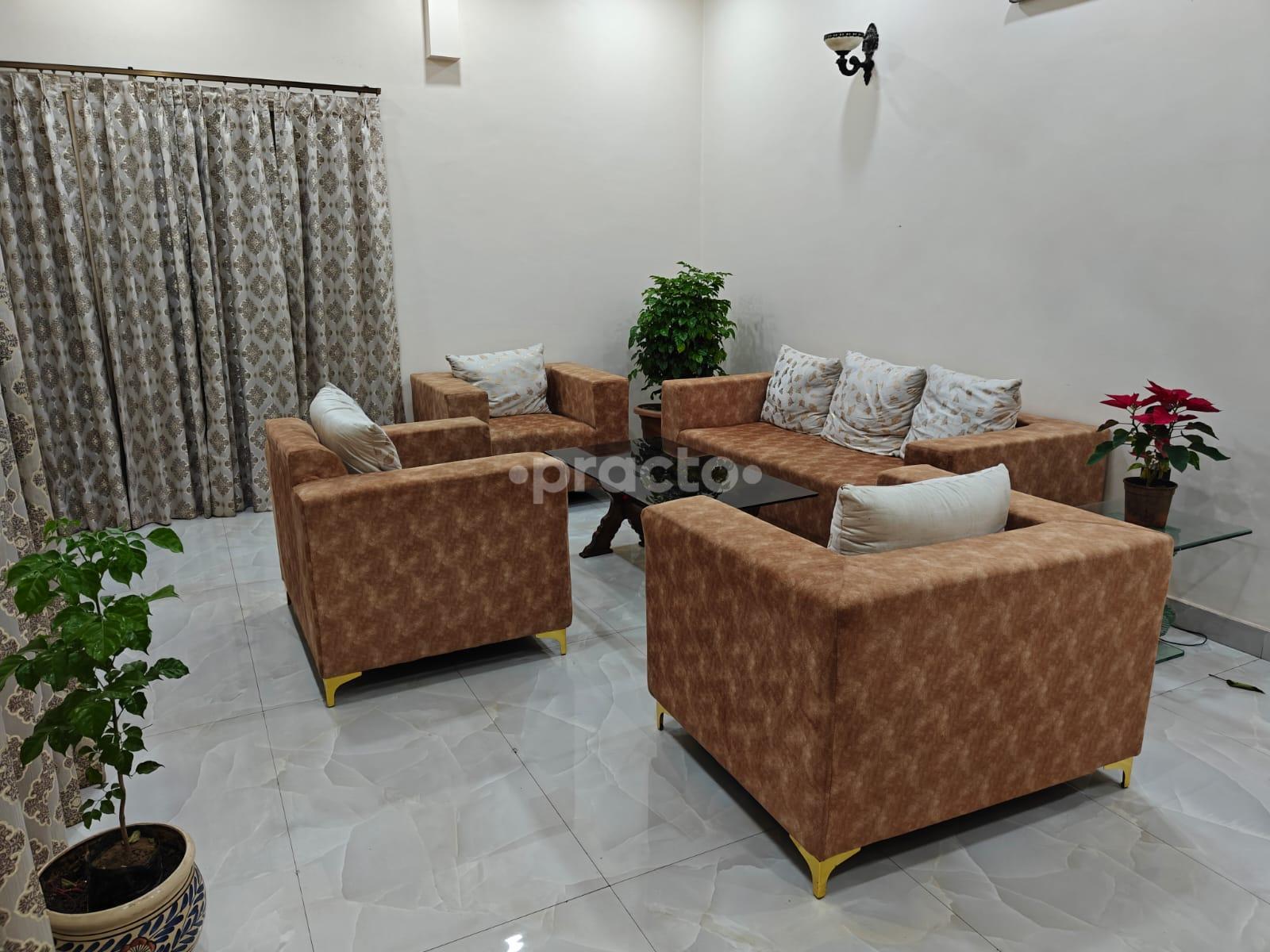 Consultation Room at Power of Ordinary Mind Indirapuram Ghaziabad