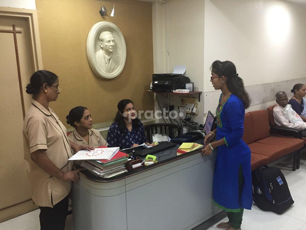 Reception at Bhaskar Eyecare Gokhale Road Thane