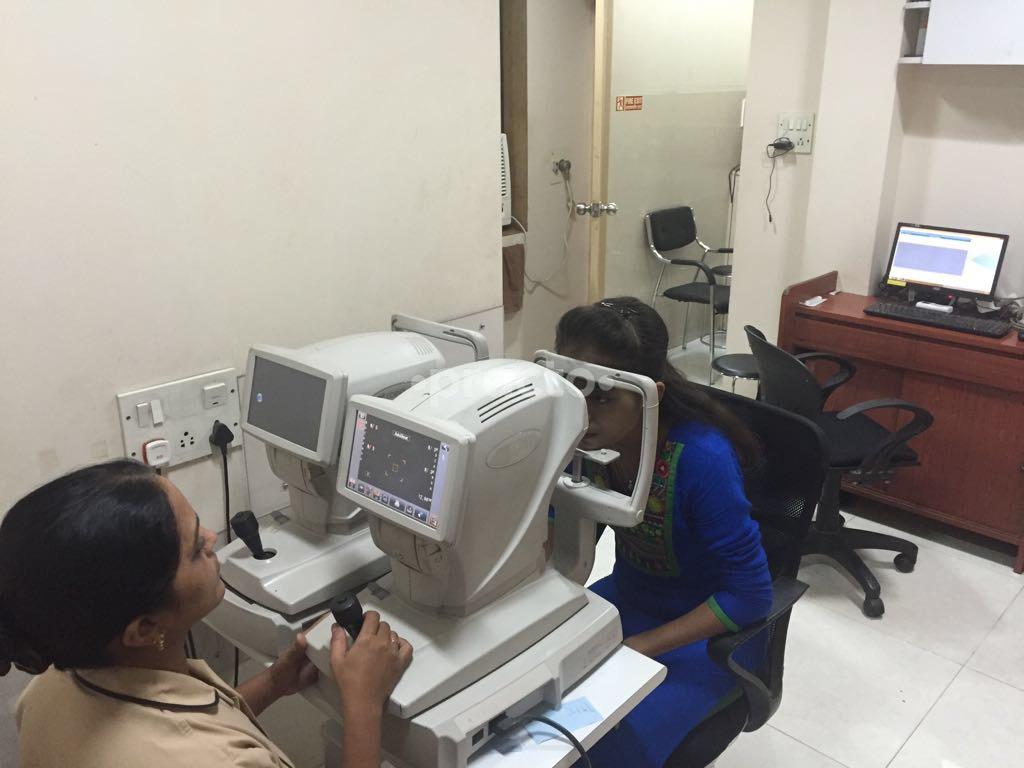 Waiting Area at Bhaskar Eyecare Gokhale Road Thane