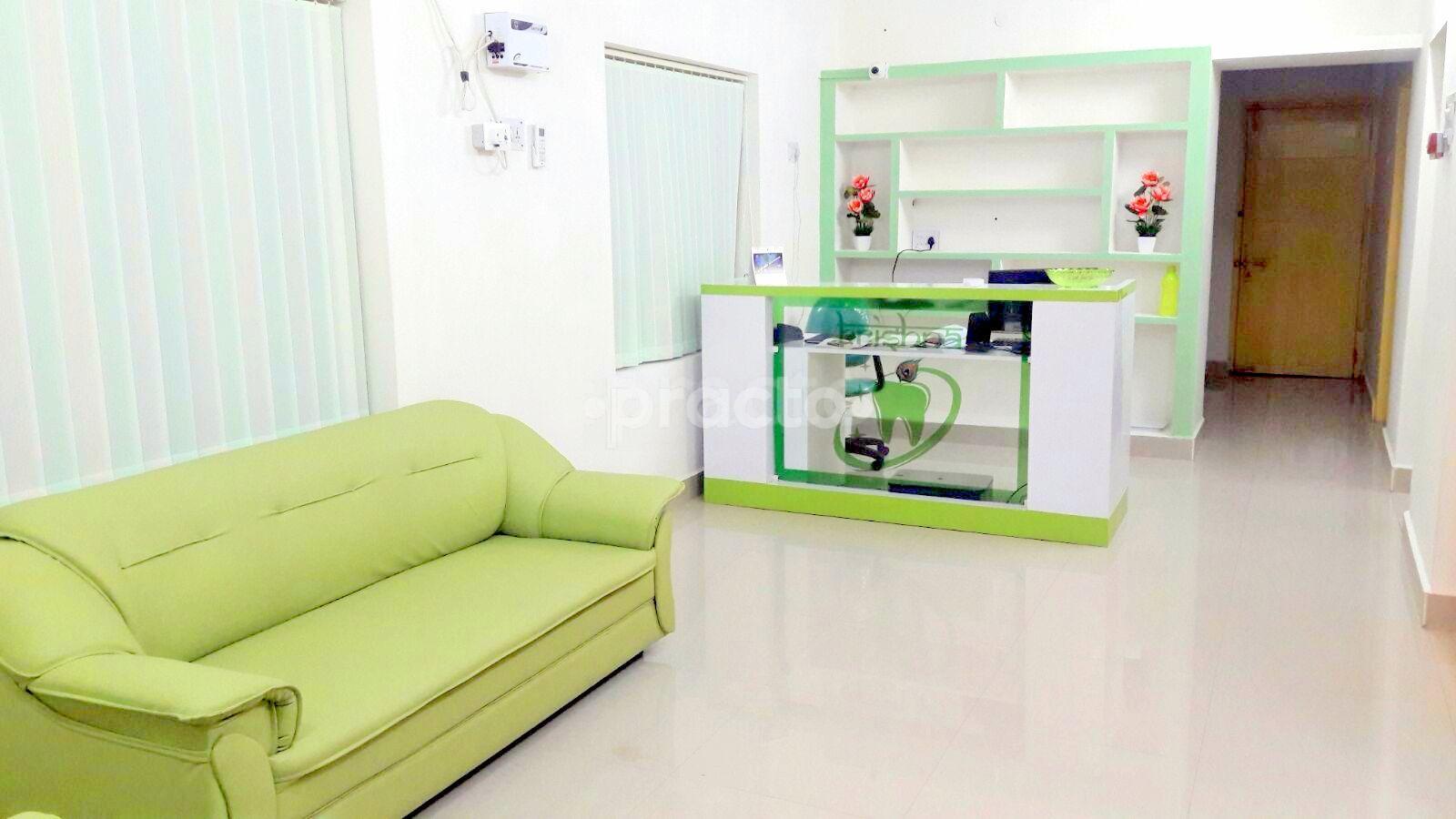 Waiting Area at Krishna Dental Clinic Perungudi Chennai