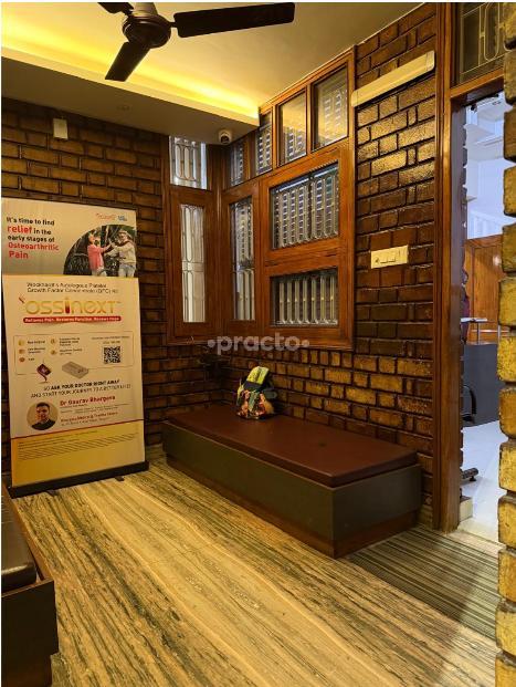 Waiting Area at Joint Clinic  A Centre of Arthoplasty & Arthoscopy Swaroop Nagar Kanpur