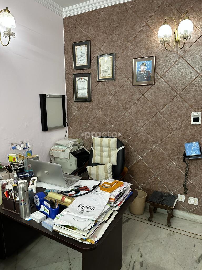 Consultation Room at Morpheus Lung and Sleep Clinic Pitampura Delhi