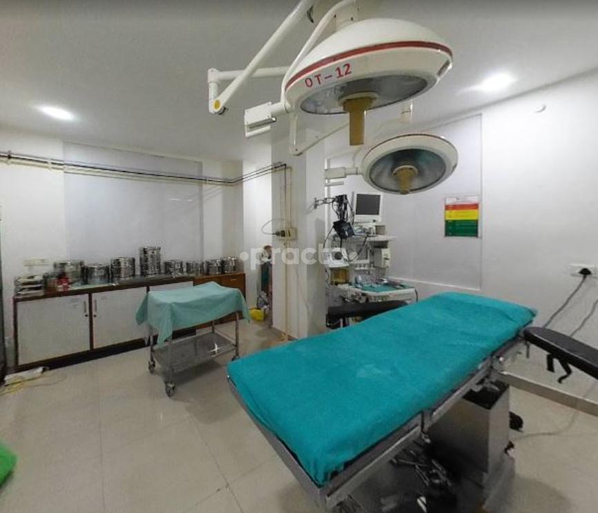 Trimurti Hospital Bhojuveer Varanasi