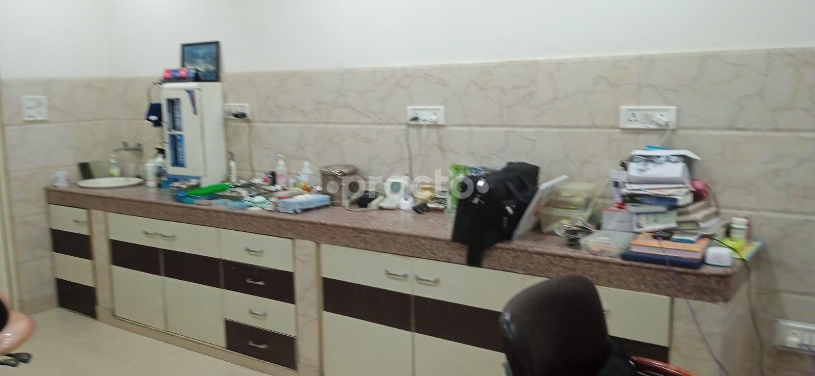 Operation Room at Shining Smile'z Dental Care Palam Colony Delhi