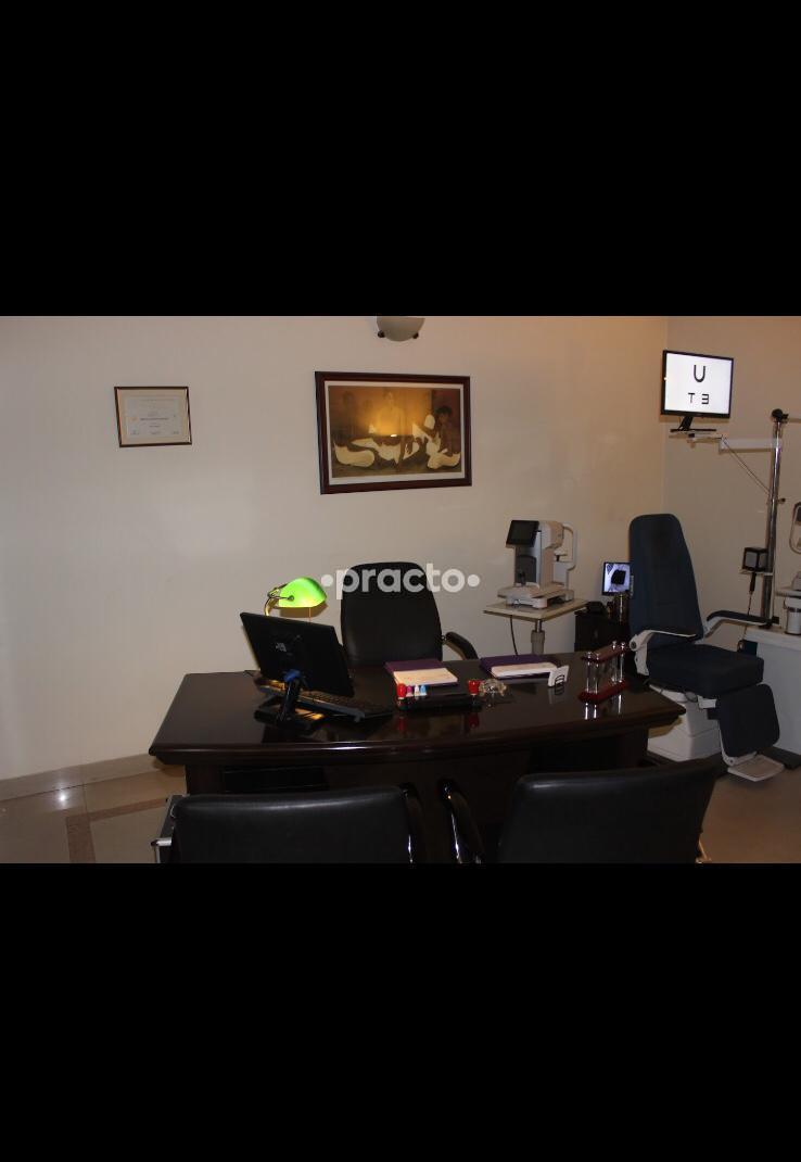 Consultation Room at Singh Eye Care Sector 51 Noida
