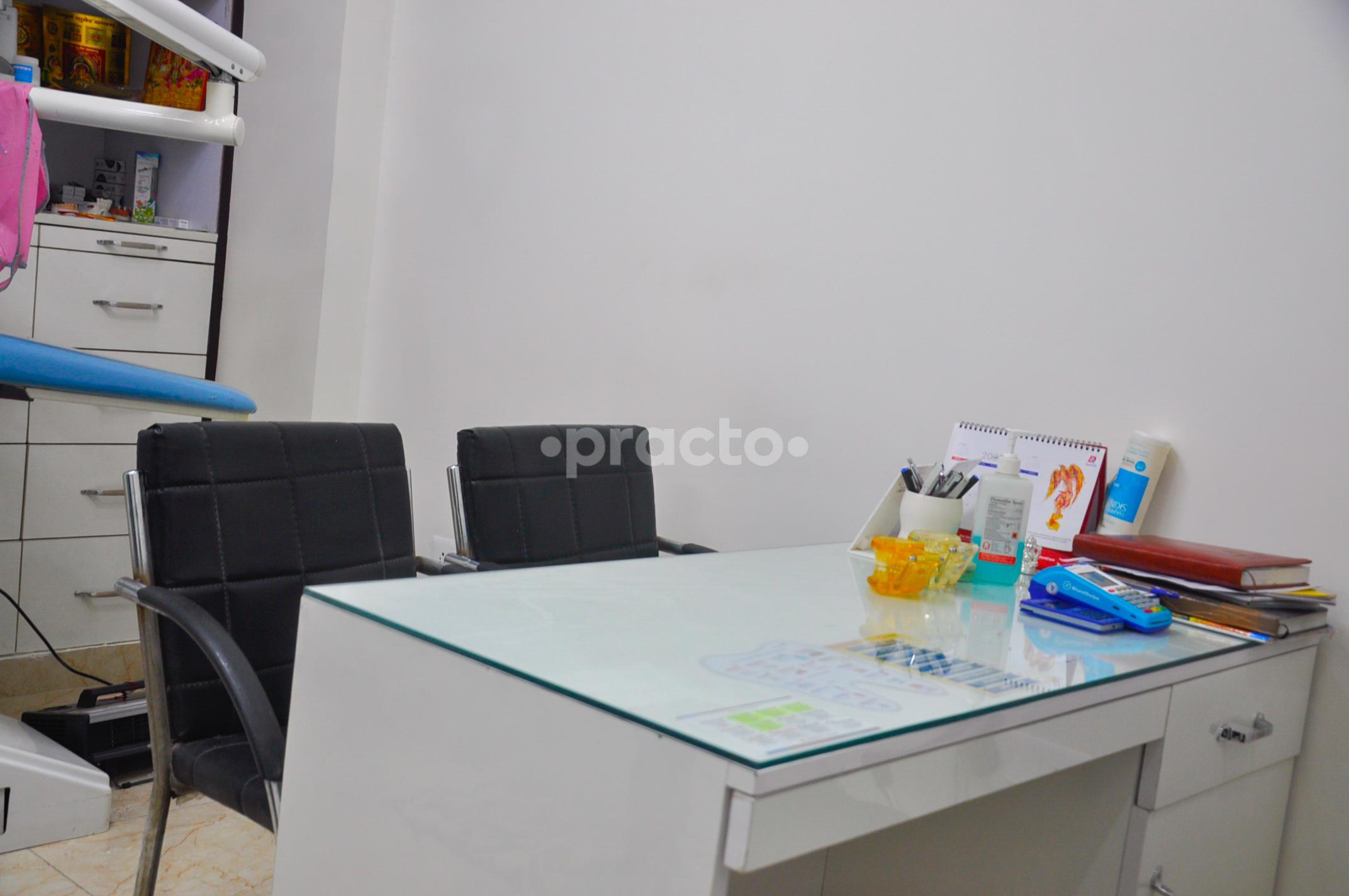 Consultation Room at Aryas Dental & Implant Clinic Indirapuram Ghaziabad