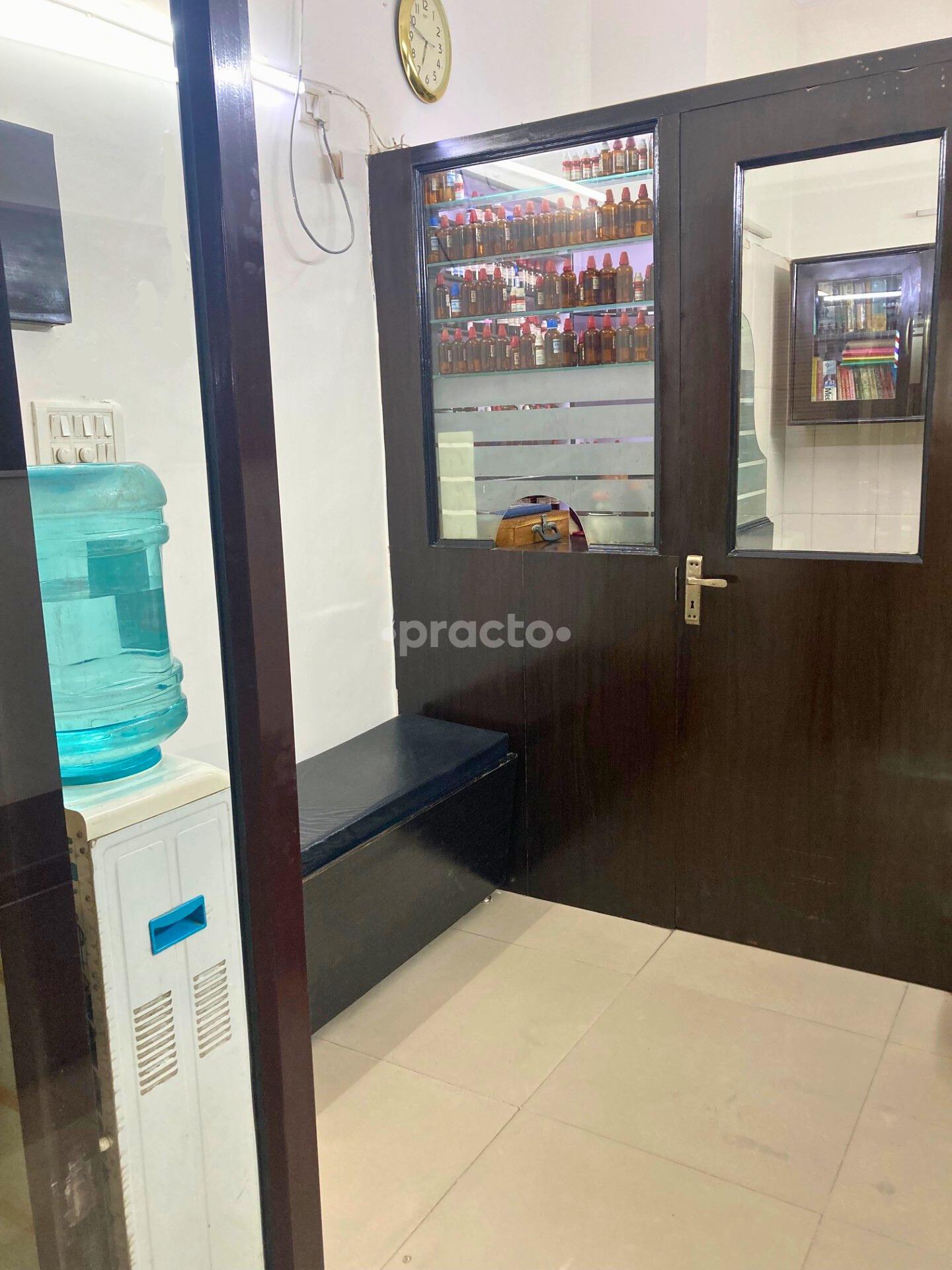 Waiting Area at Kanikas Homoeopathy Vasundhra Enclave Delhi