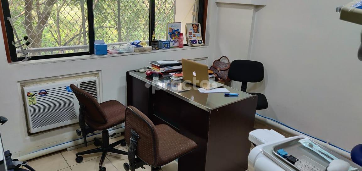 Reception at Dr. Deepa Shah Dental Clinic Powai Mumbai
