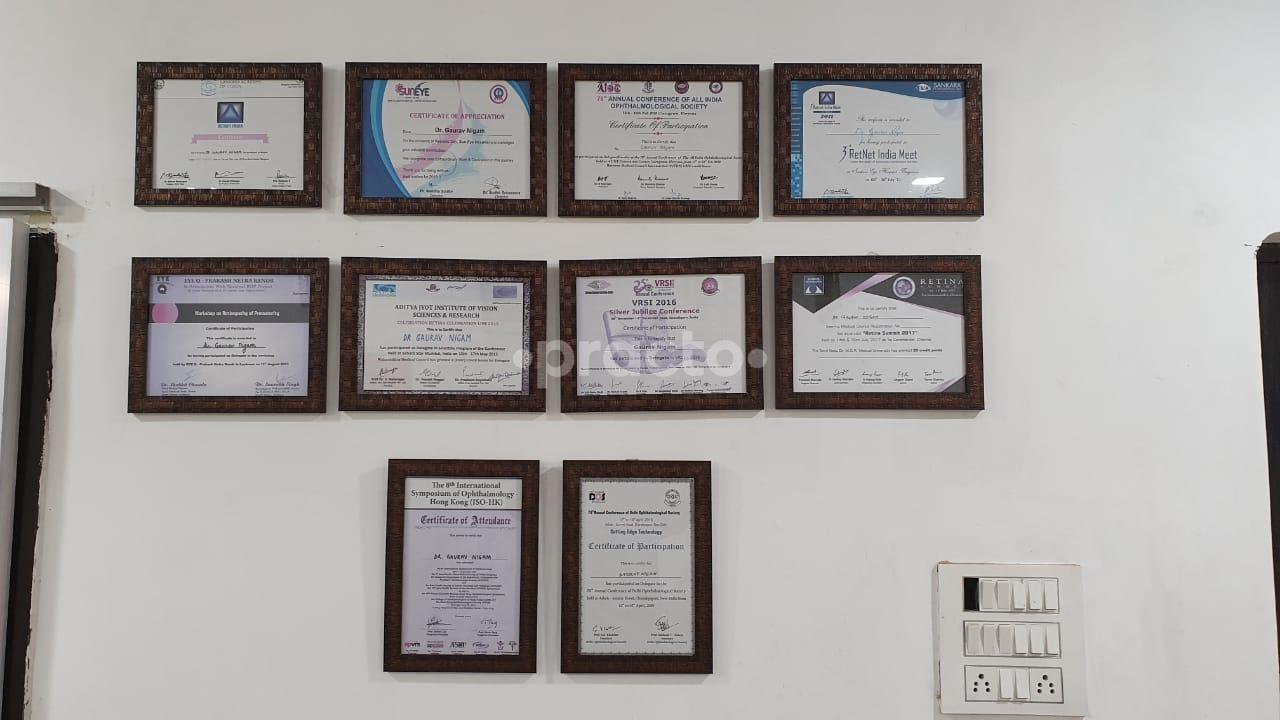 Consultation Room at Bharti Nethralaya- Advanced Eye & Retina Centre Rajajipuram Lucknow