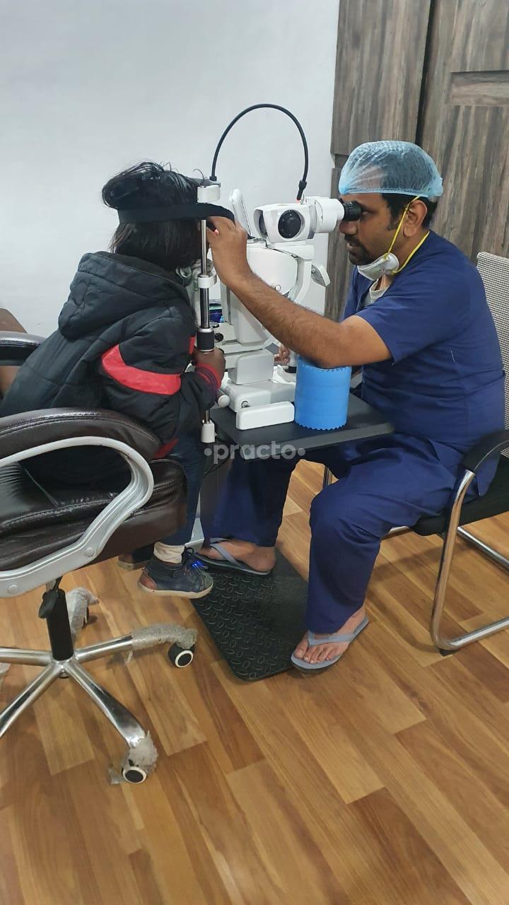 Consultation Room at Bharti Nethralaya- Advanced Eye & Retina Centre Rajajipuram Lucknow