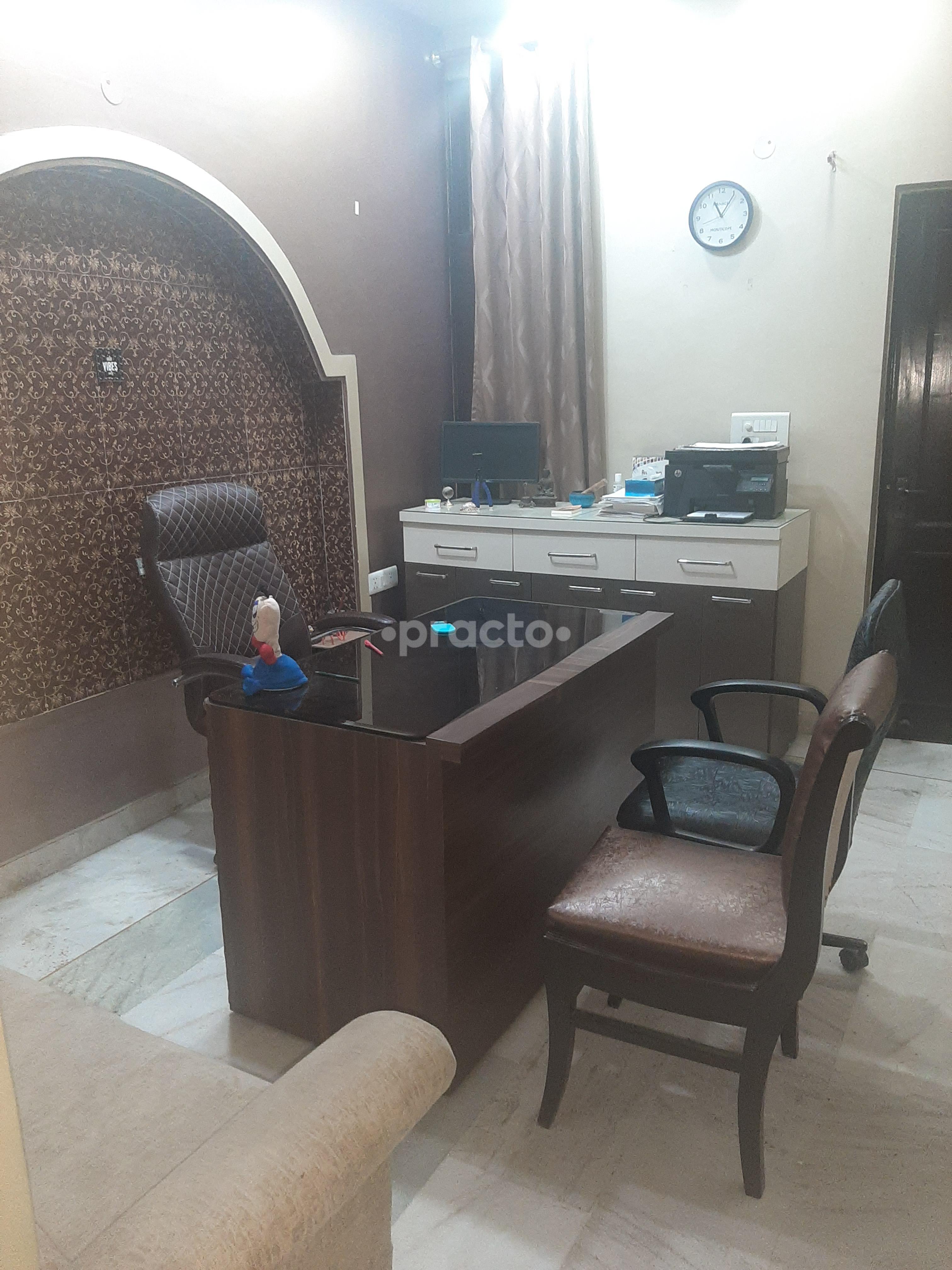 Therapy/Massage Room at PsyClinic Paschim Vihar Delhi