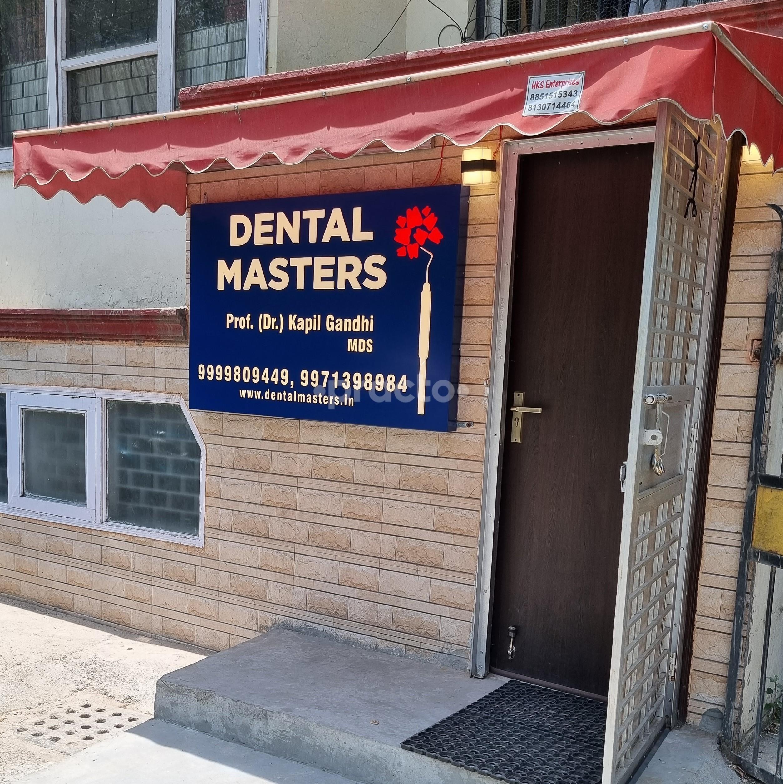 Outside Area at Dental Masters CR Park Delhi