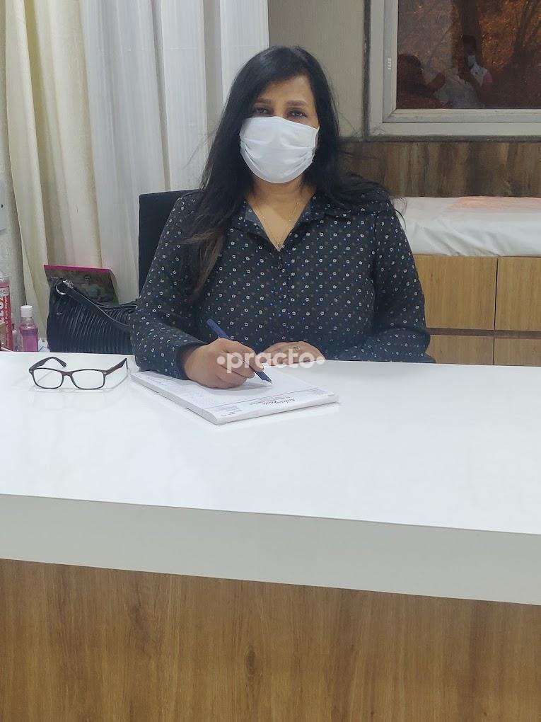 Consultation Room at Dr.Manju Aggarwal Arihant Gynae Clinic Pitampura Delhi