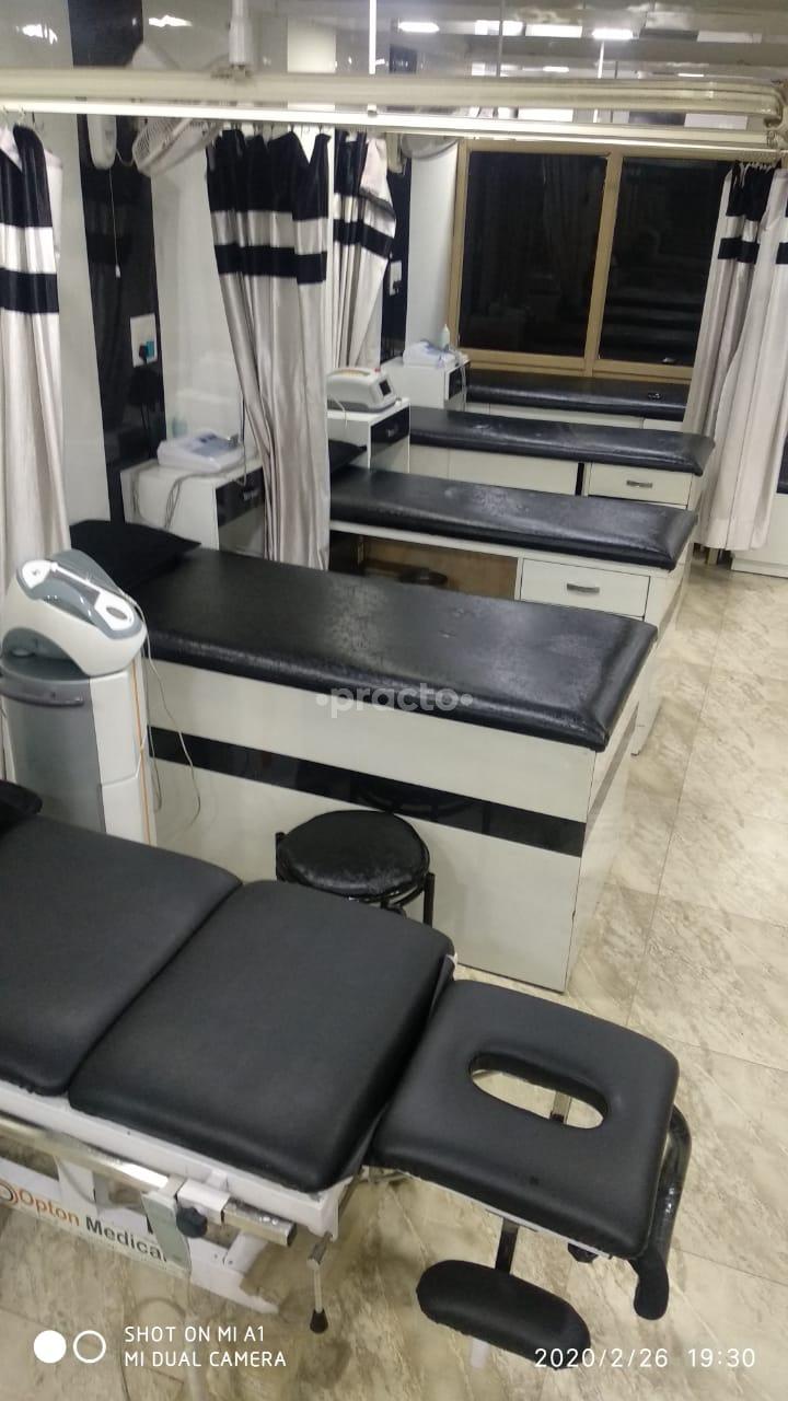 Equipment Area at Dr Khurana Physiotherapy Center Krishna Nagar Delhi