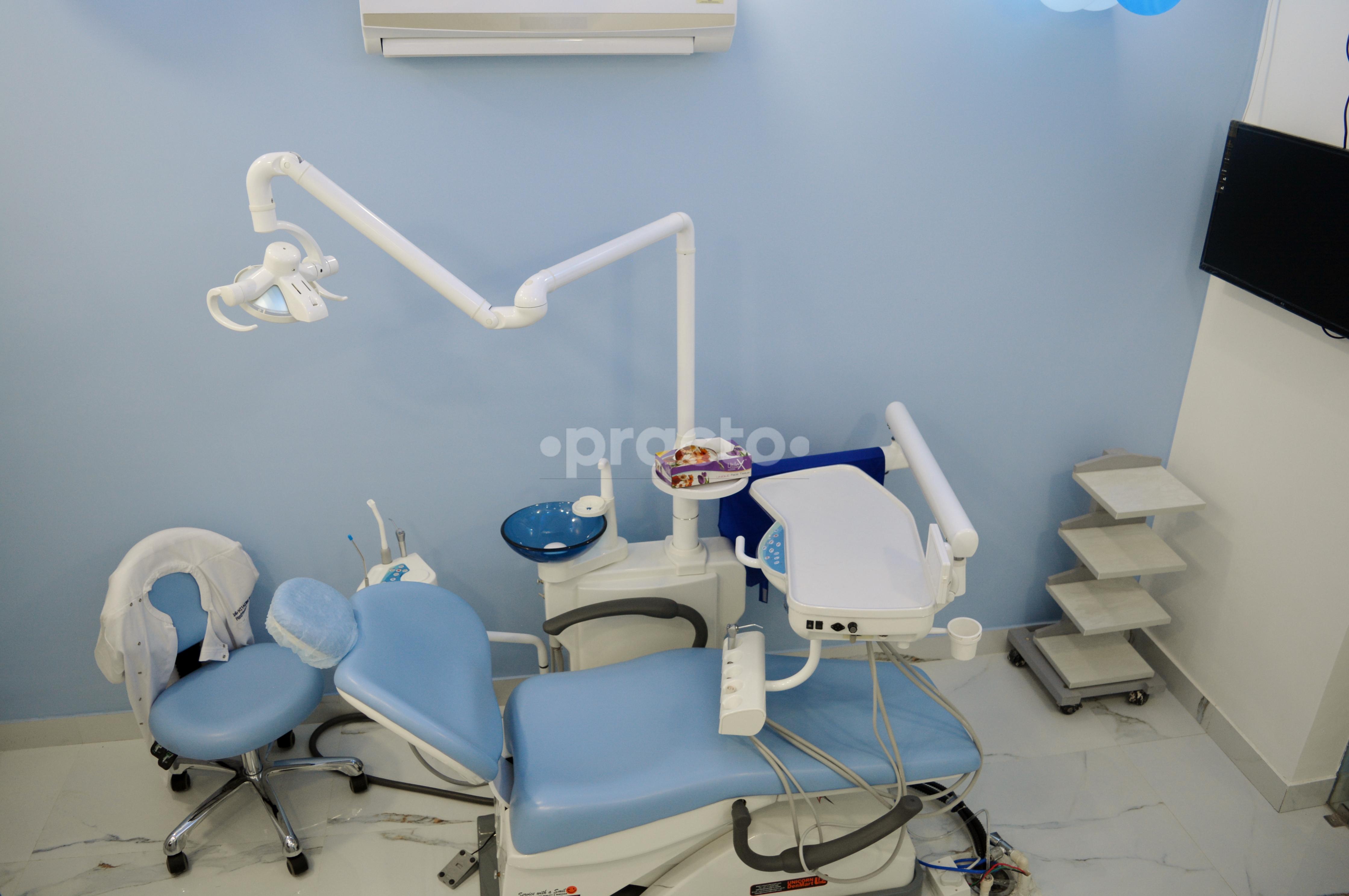 Consultation Room at Chawla Dental Clinic & Surgical Center Janakpuri Delhi