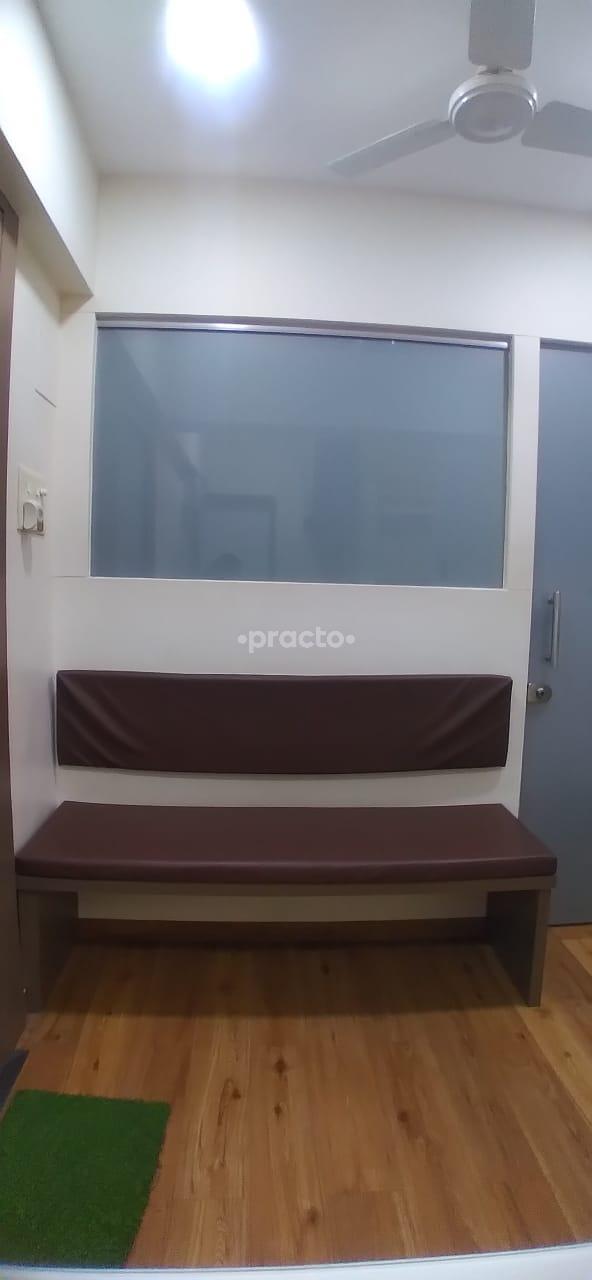 Waiting Area at Dr Neeta's Wellbeing Center Vileparle West Mumbai