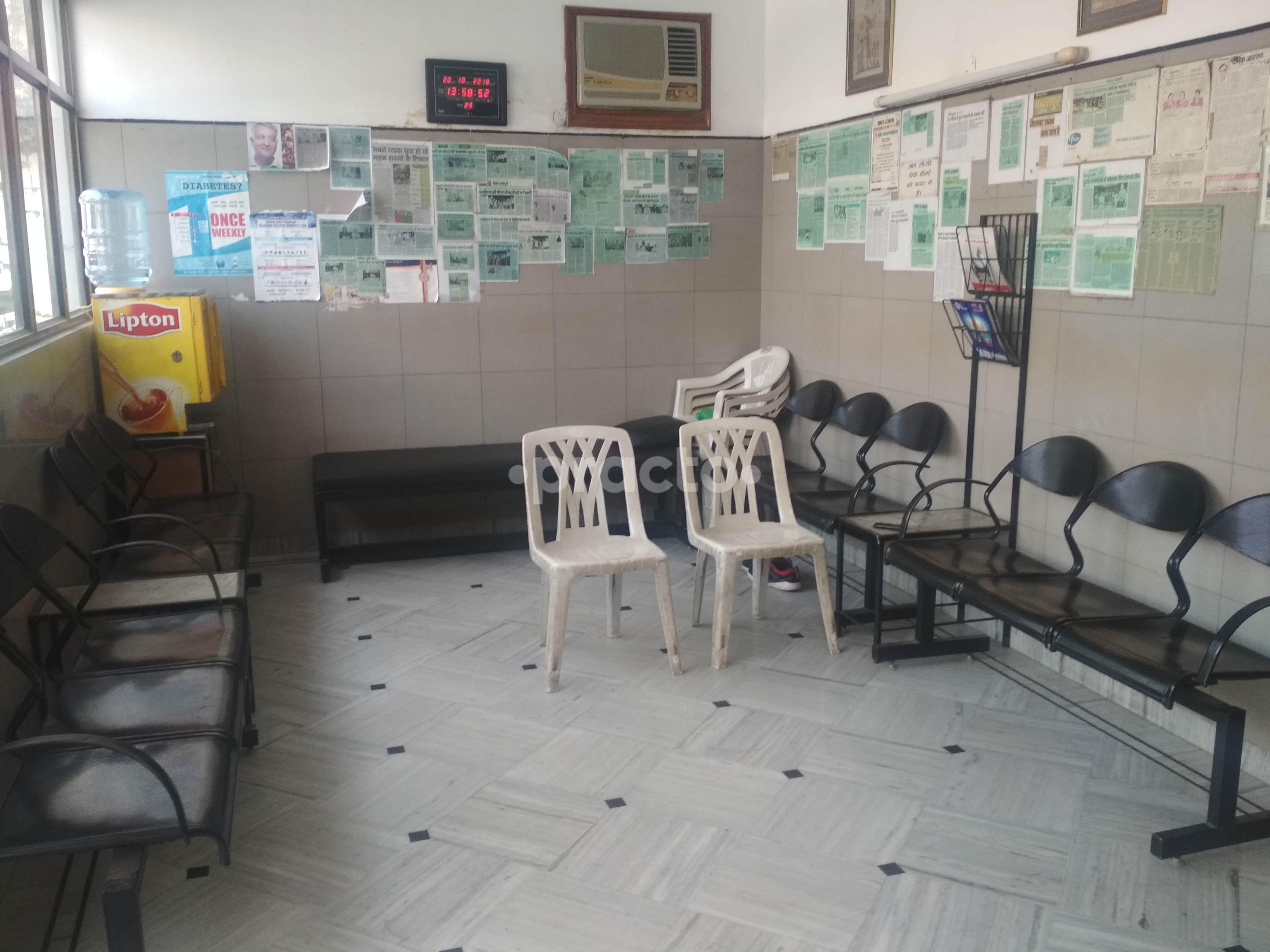 Waiting Area at Niramaya Clinic Swaroop Nagar Kanpur