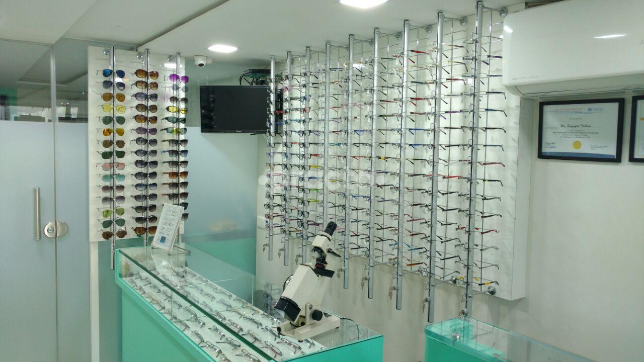 Reception at The Clinic Lower Parel Mumbai