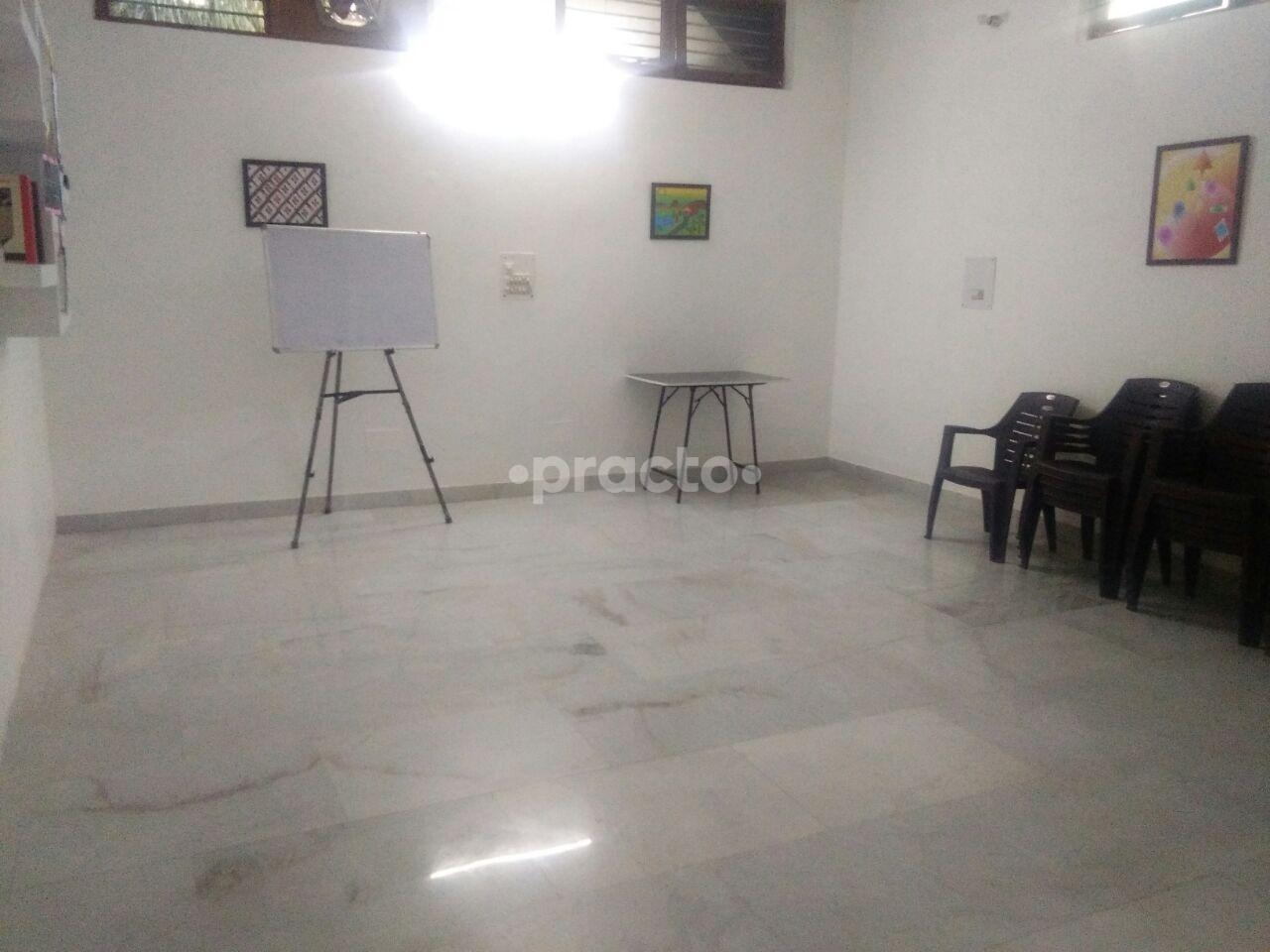 Reception at Resonate Wellness centre Gurgaon Sector 50 Gurgaon