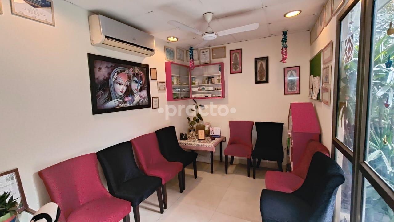 Waiting Area at Dr. Trikha's Homeo Clinic South City-I Gurgaon