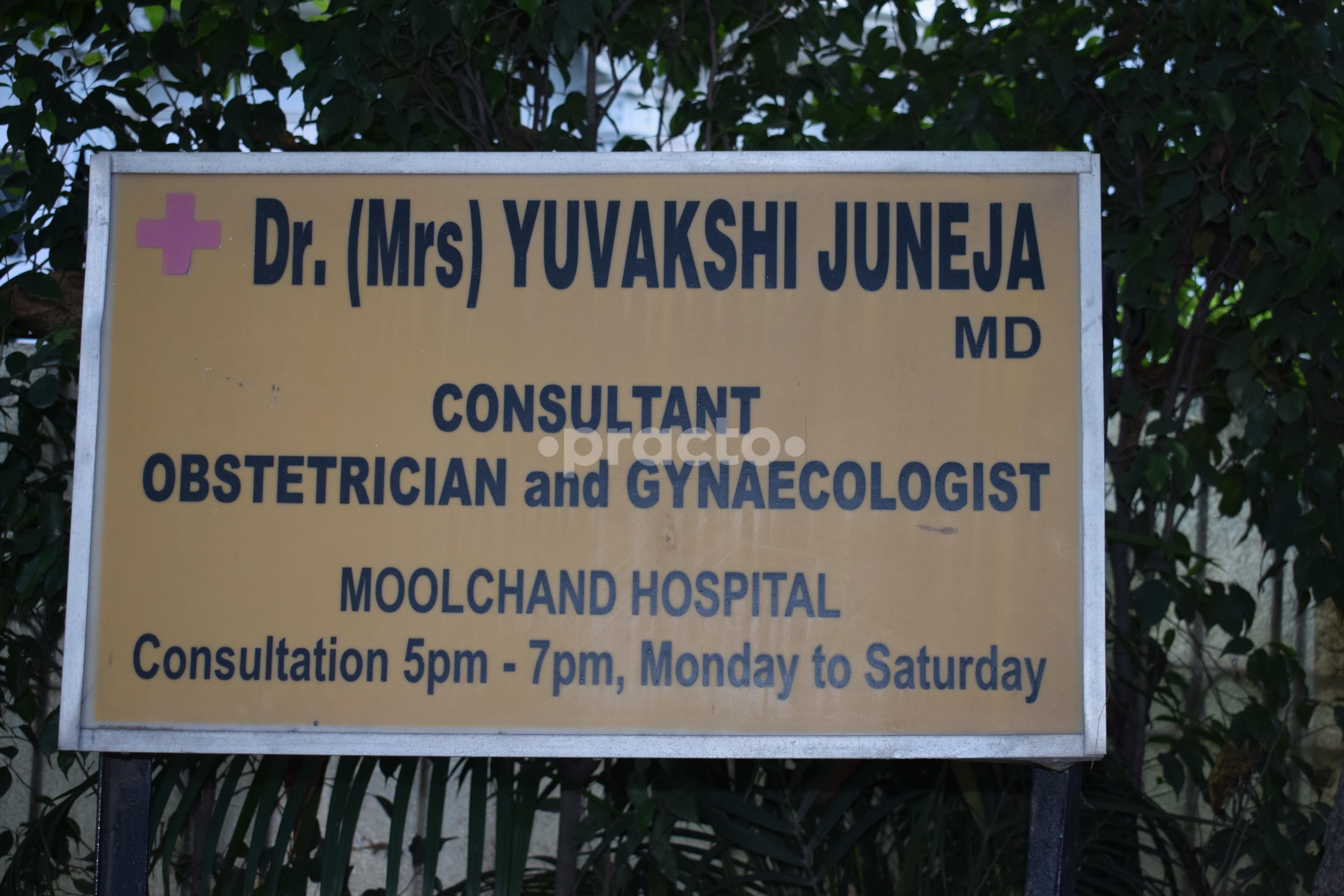 Entrance at Dr Yuvakshi Juneja Clinic Safdarjung Enclave Delhi