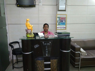 Reception at Revive Pain and Spine Clinic Ramesh Nagar Delhi