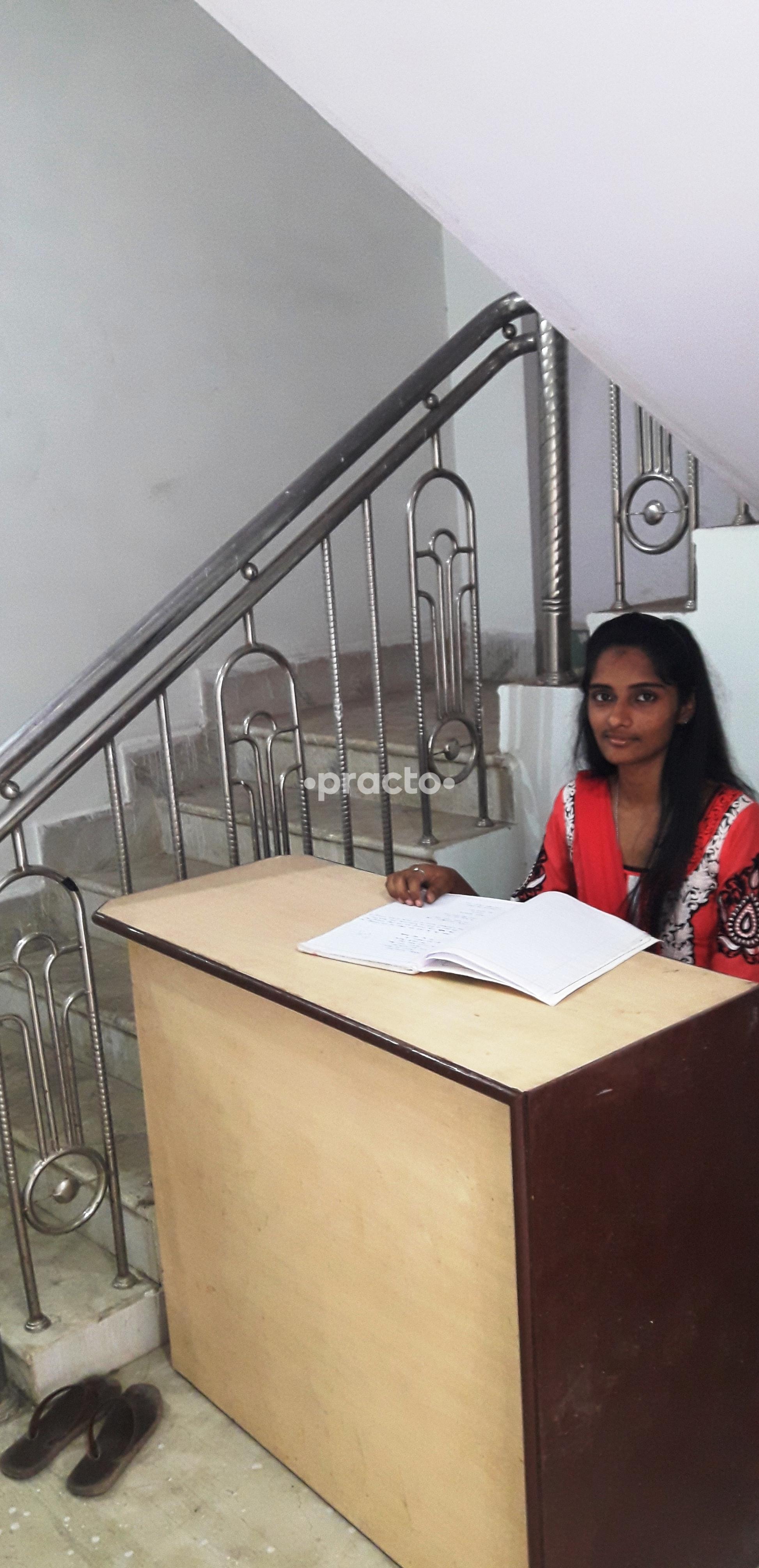 Reception at Dr. Chavan's Piles Care & Ayurved Panchkarma Center Kharghar Navi Mumbai