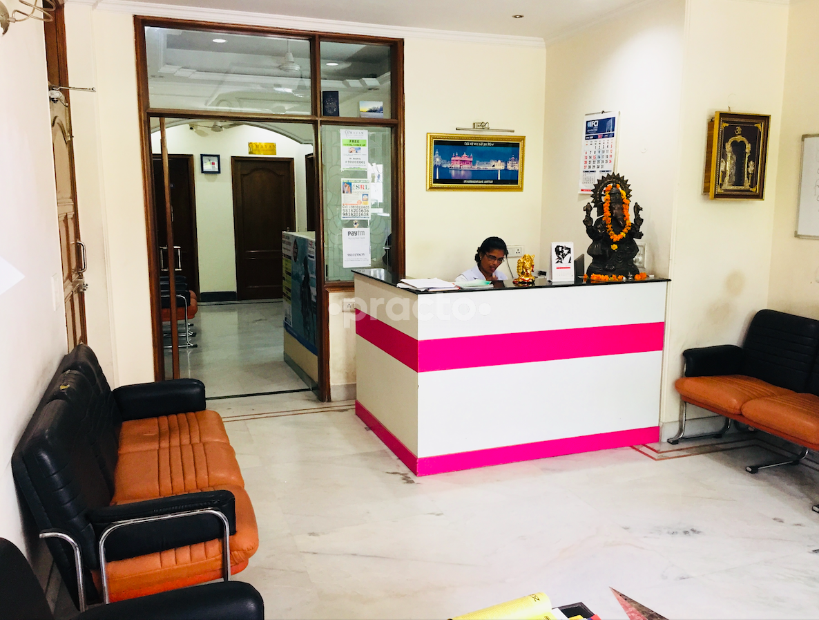 Reception at Life Care Clinic Greater Kailash Part 2 Delhi