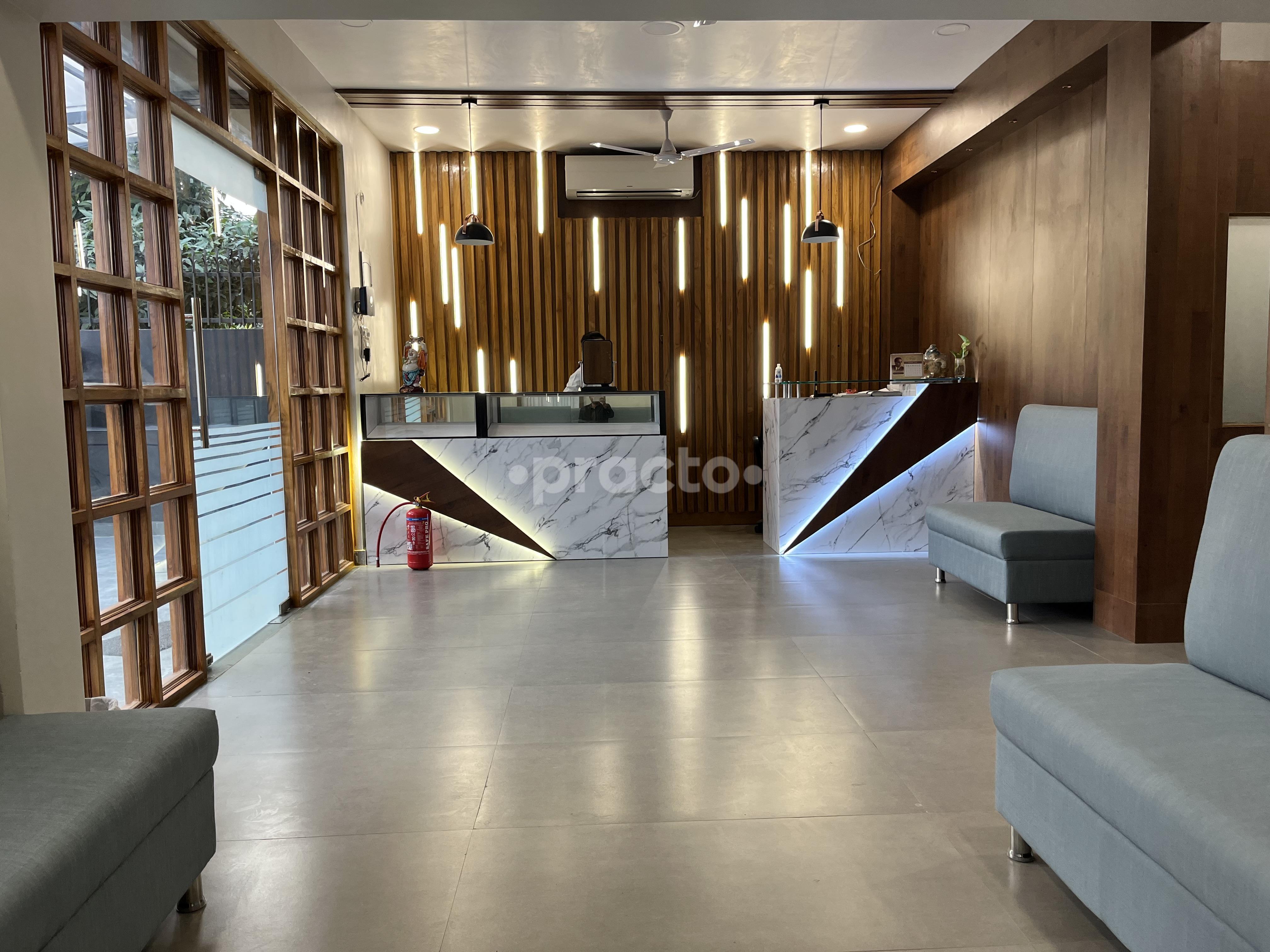 Reception Area at Sunaina Eye Care Jankipuram Lucknow