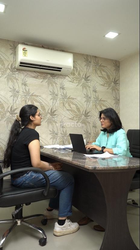 Consultation Room at Aarti Shah Cafe Nutrition Santacruz West Mumbai