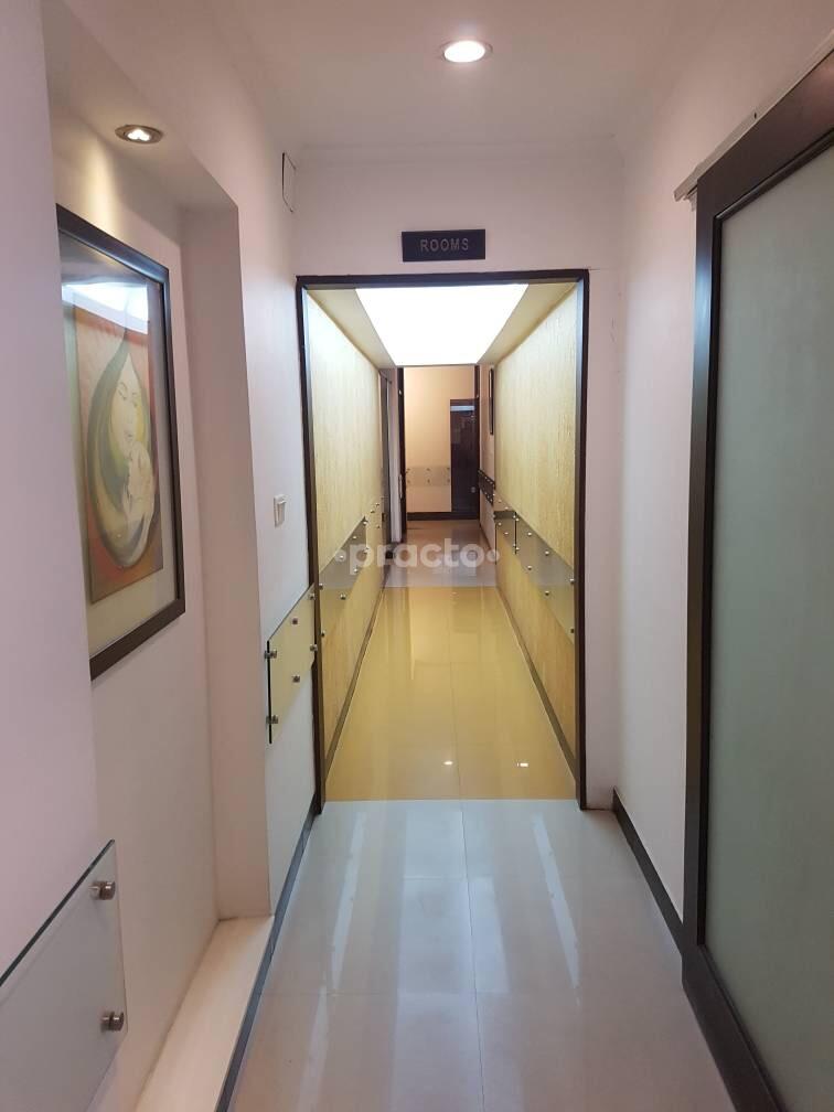 Entrance at Leekha's Nursing Home Hauz Khas Delhi