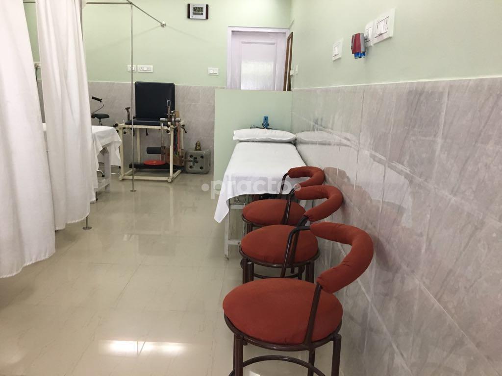 Waiting Area at Superior Physiotherapy Sector 55 Noida