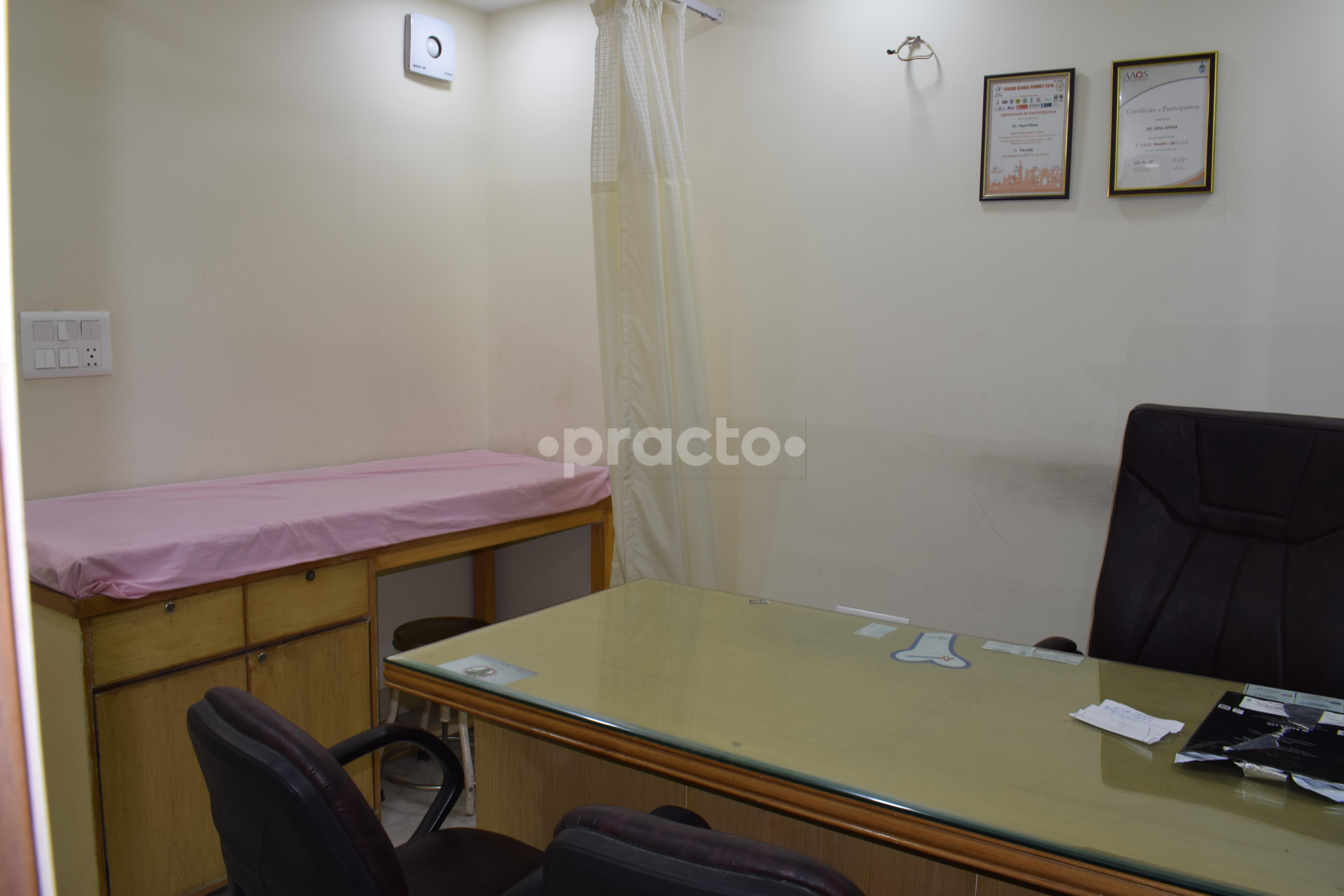OPD/Ward at Yashasvi Bone and Joint Clinic Paschim Vihar Delhi