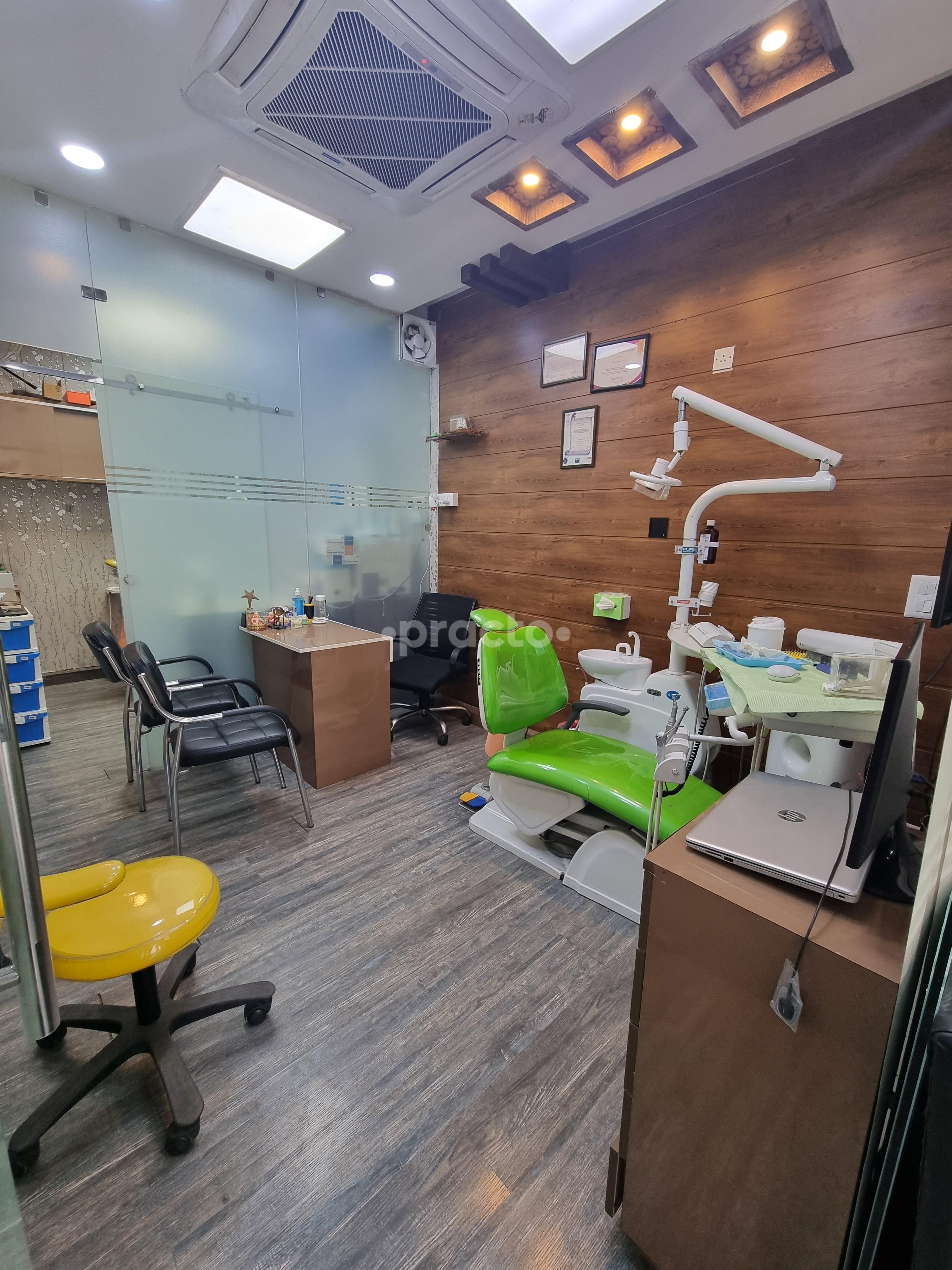 Consultation Room at Elite Dental Care Sector 77 Noida