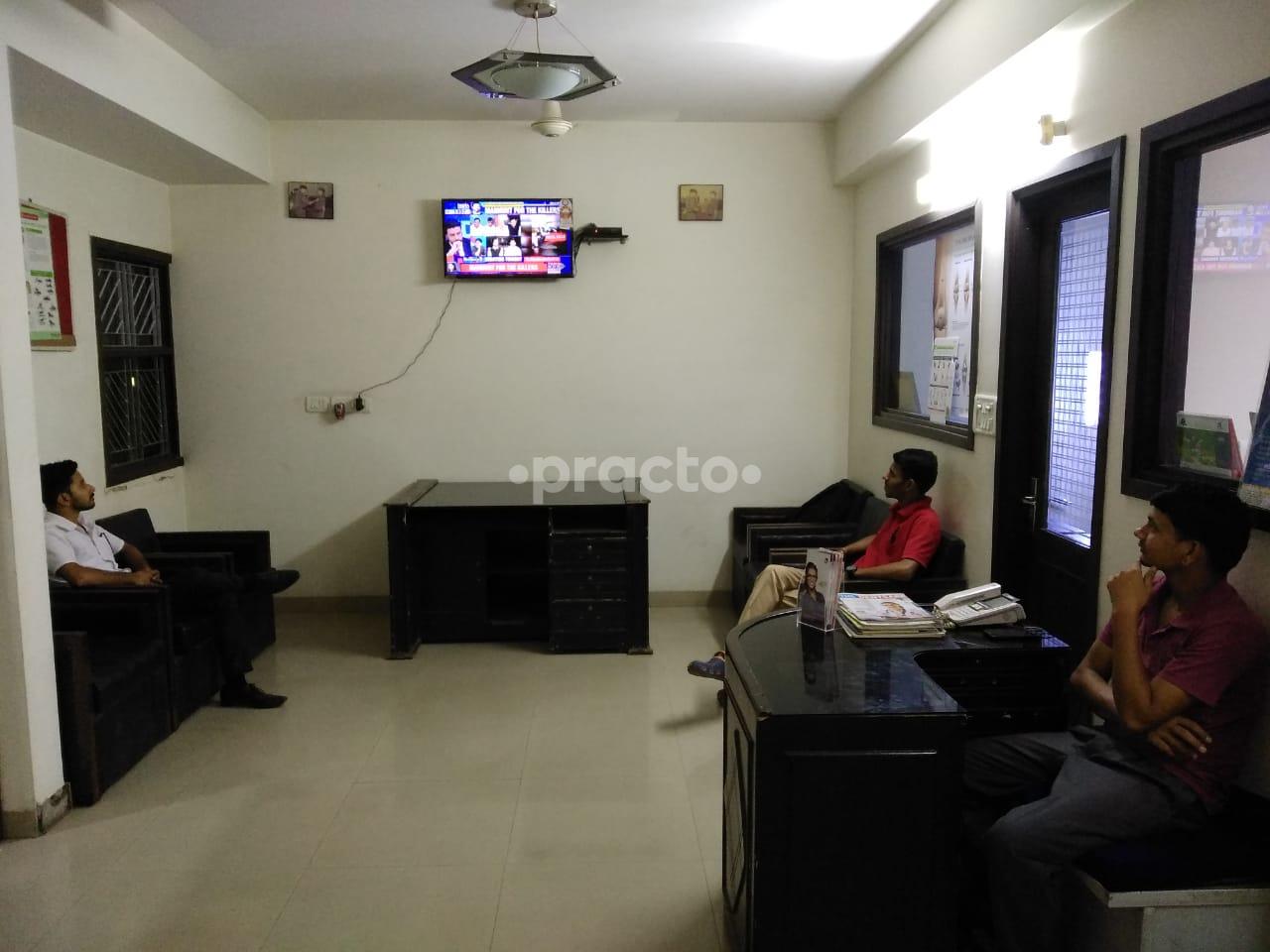 Reception at Dr. Goyal's Bone And Joint Centre Janakpuri Delhi