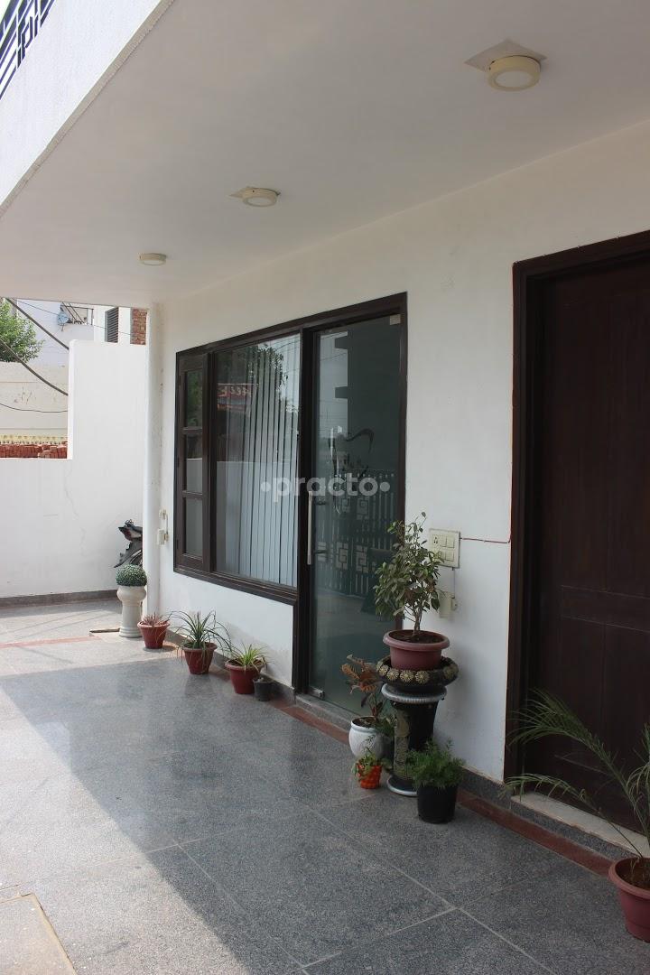 Outside Area at Keep Smiling Dental Clinic Gurgaon Sector 39 Gurgaon