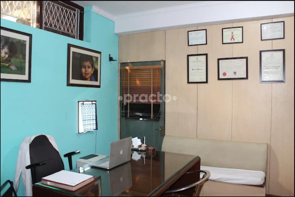 Consultation Room at Saksham Homeopathic Clinic Gurgaon Sector 22 Gurgaon
