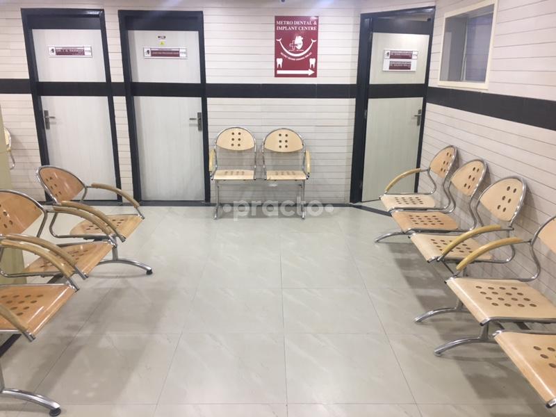 Waiting Area at Metro Dental and Implant Centre Sector 11 Noida