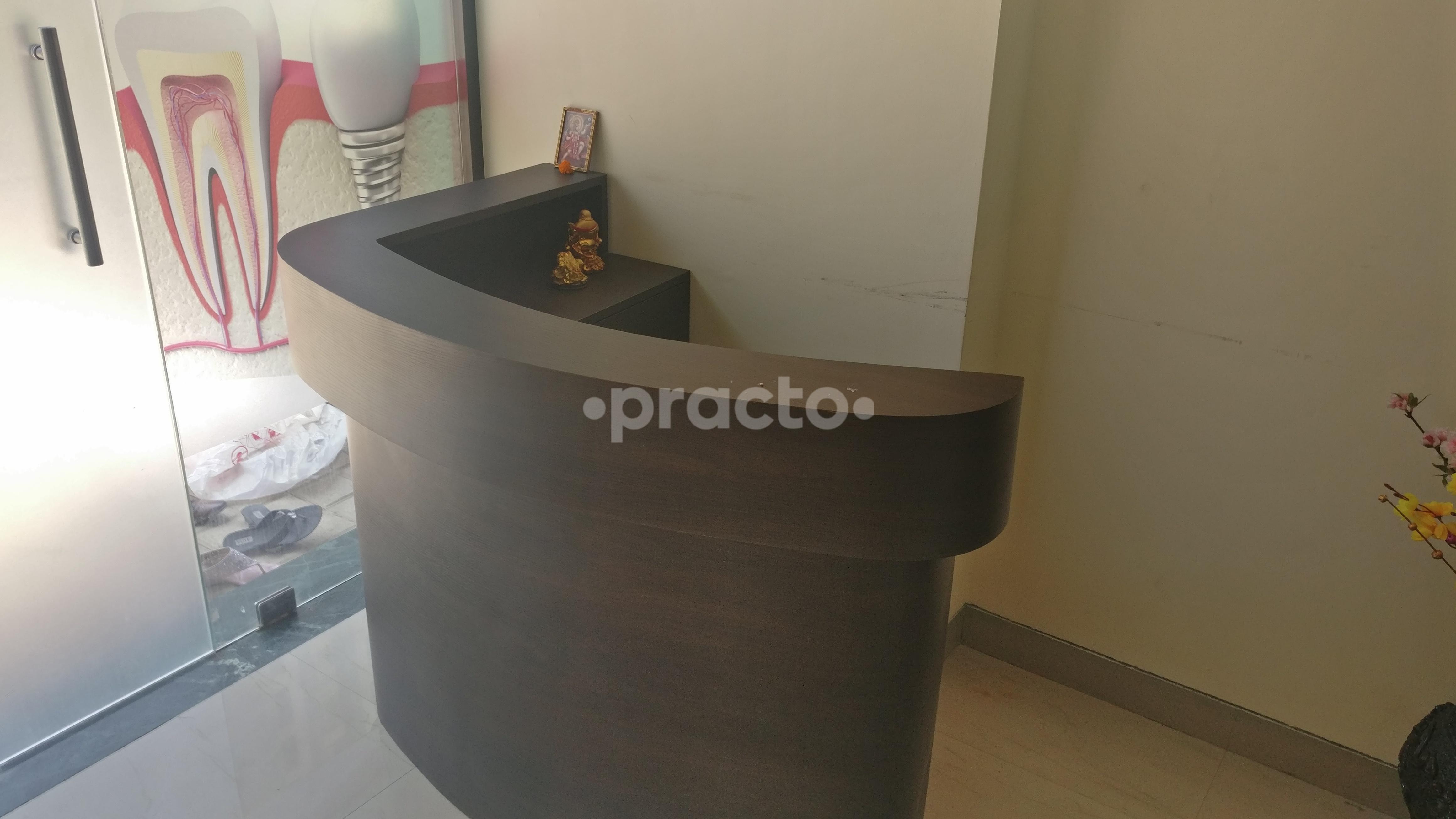 Reception at Tooth Mitra Dental Clinic Hiranandani Estate Thane
