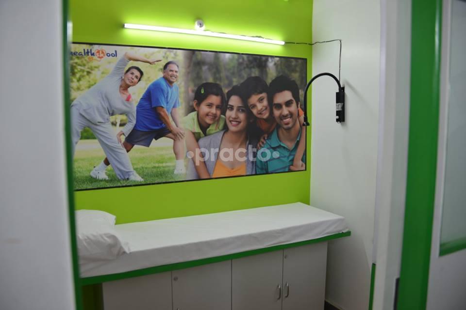 Healthskool Clinic and Pharmacy Sector 62 Noida