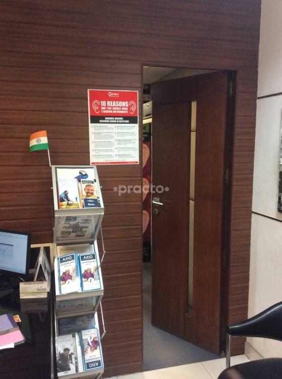Reception at Decibel Clinic DLF Phase IV Gurgaon