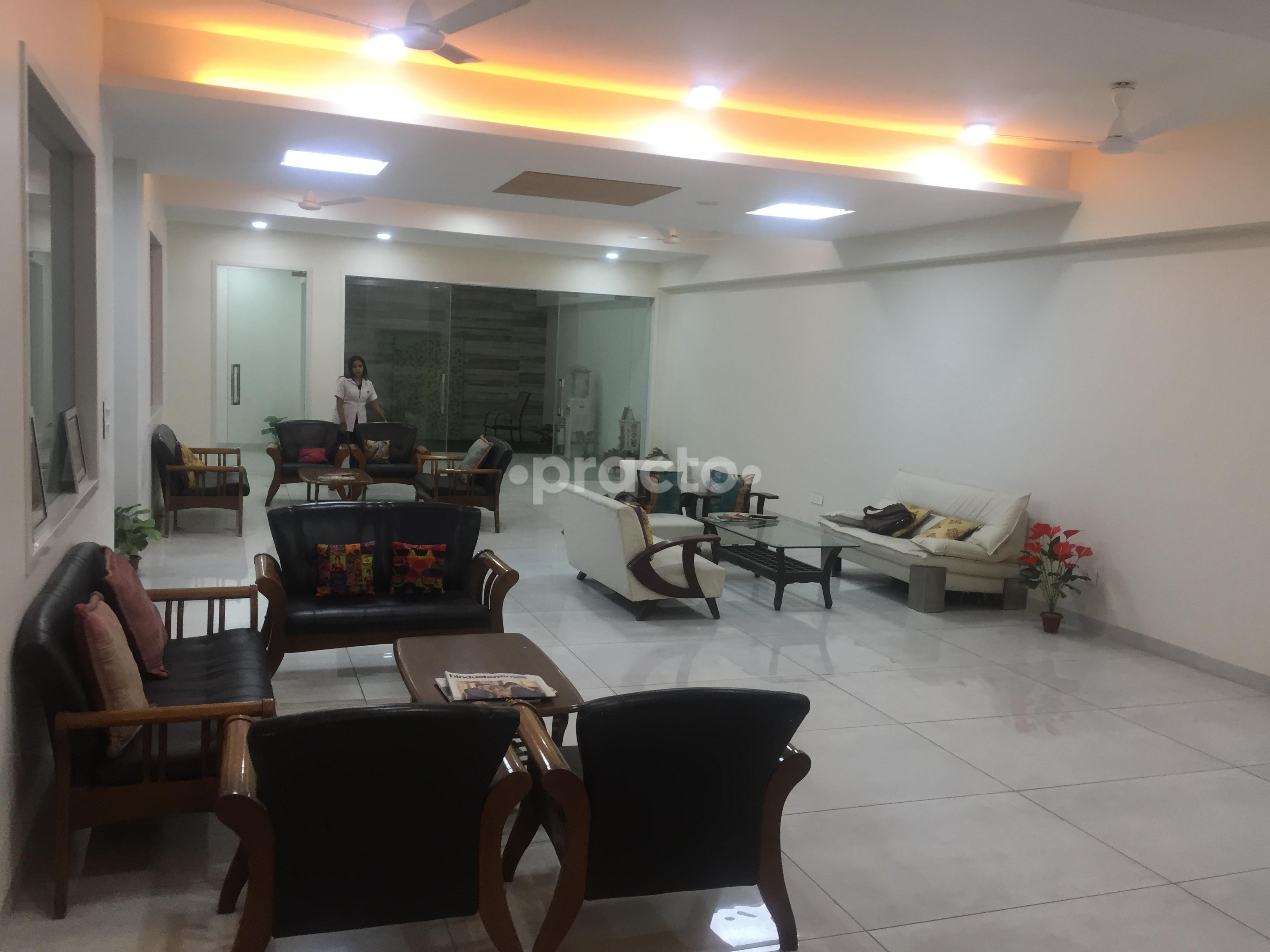 Reception at The Clinic Pitampura Delhi
