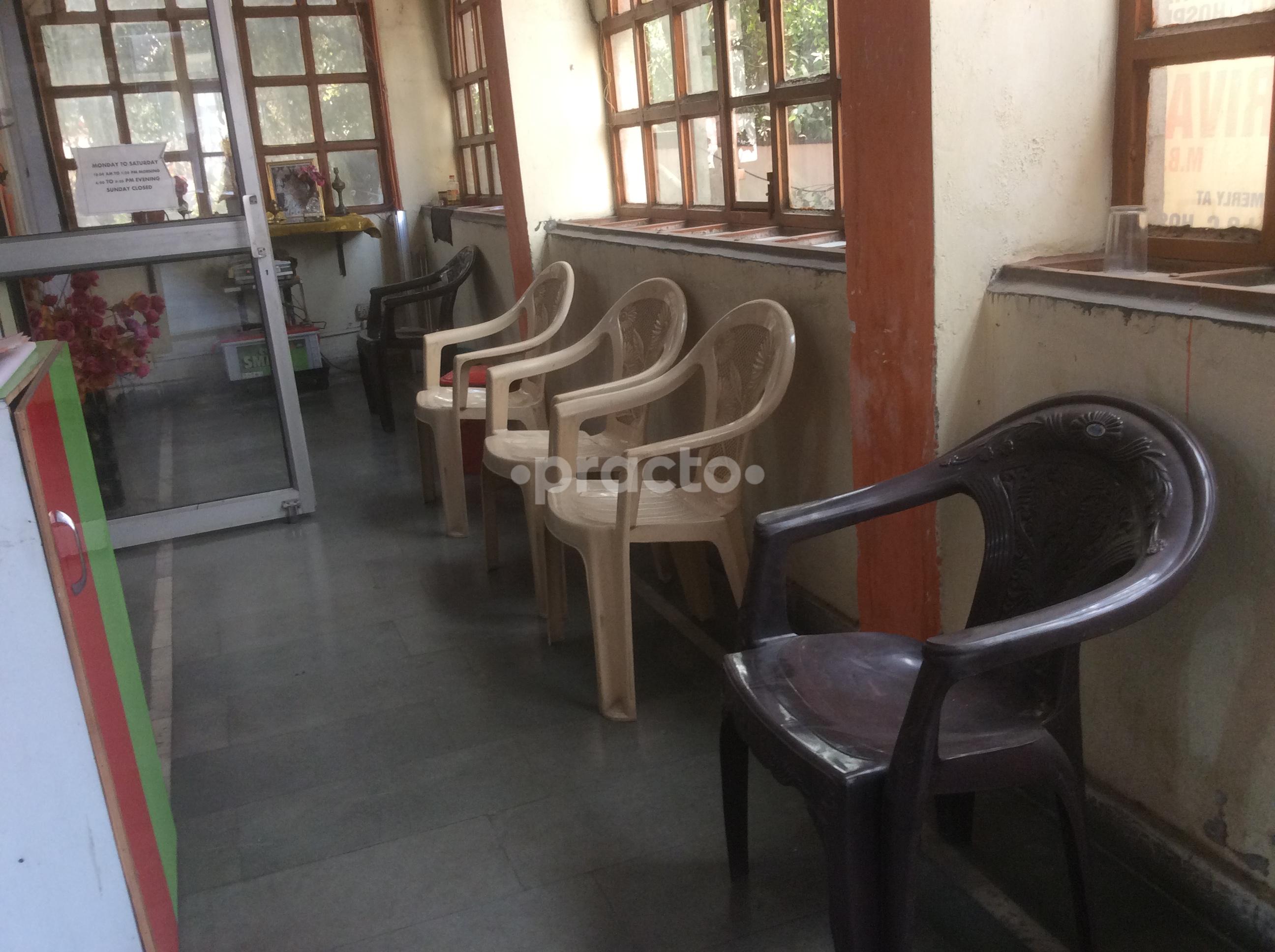 Waiting Area at Dr. Neel Kamal & Dr. Garima's Medical Clinic Shastri Nagar Ghaziabad
