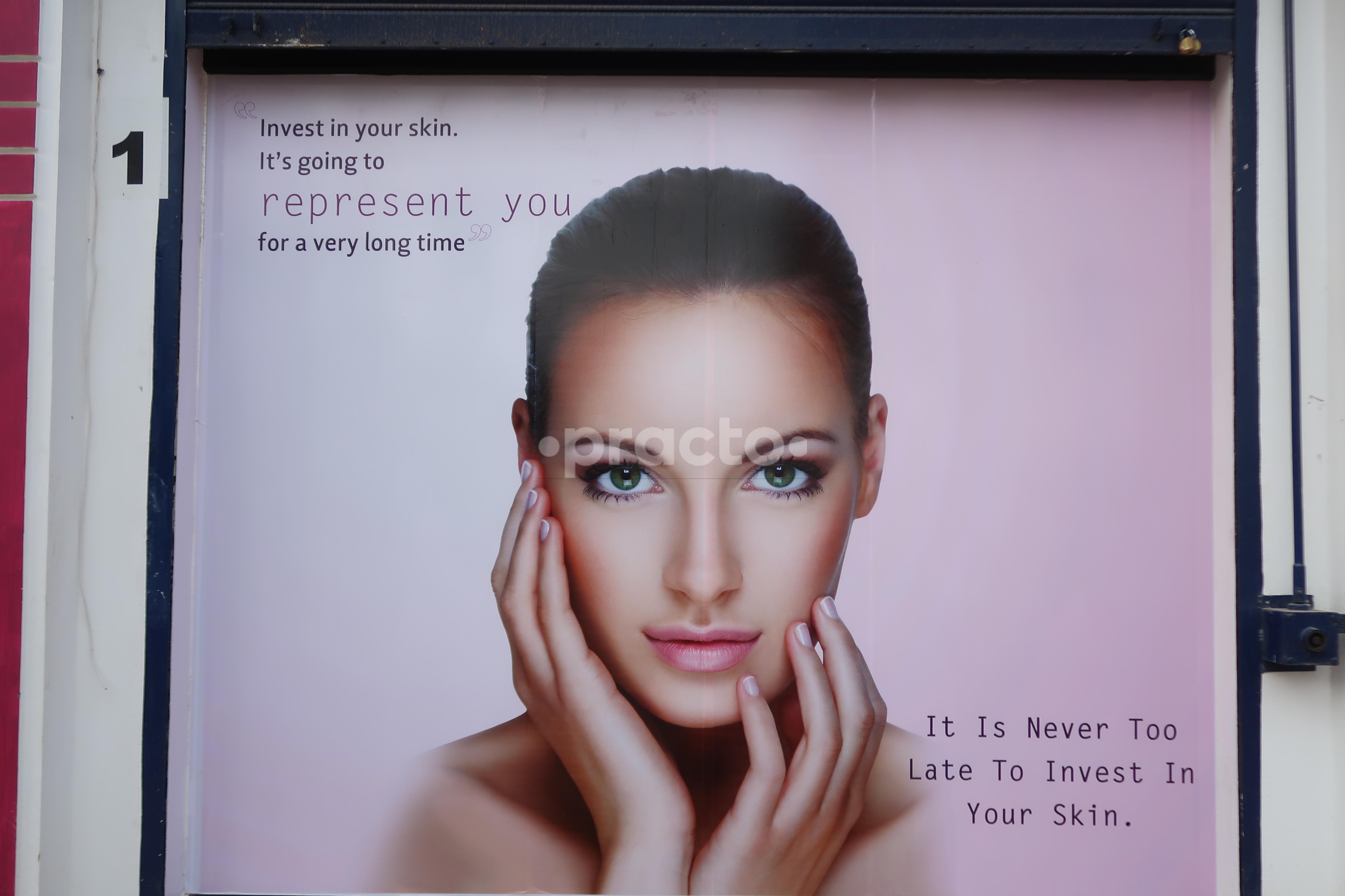 Entrance at Aesthetiq Clinic Sholinganallur Chennai