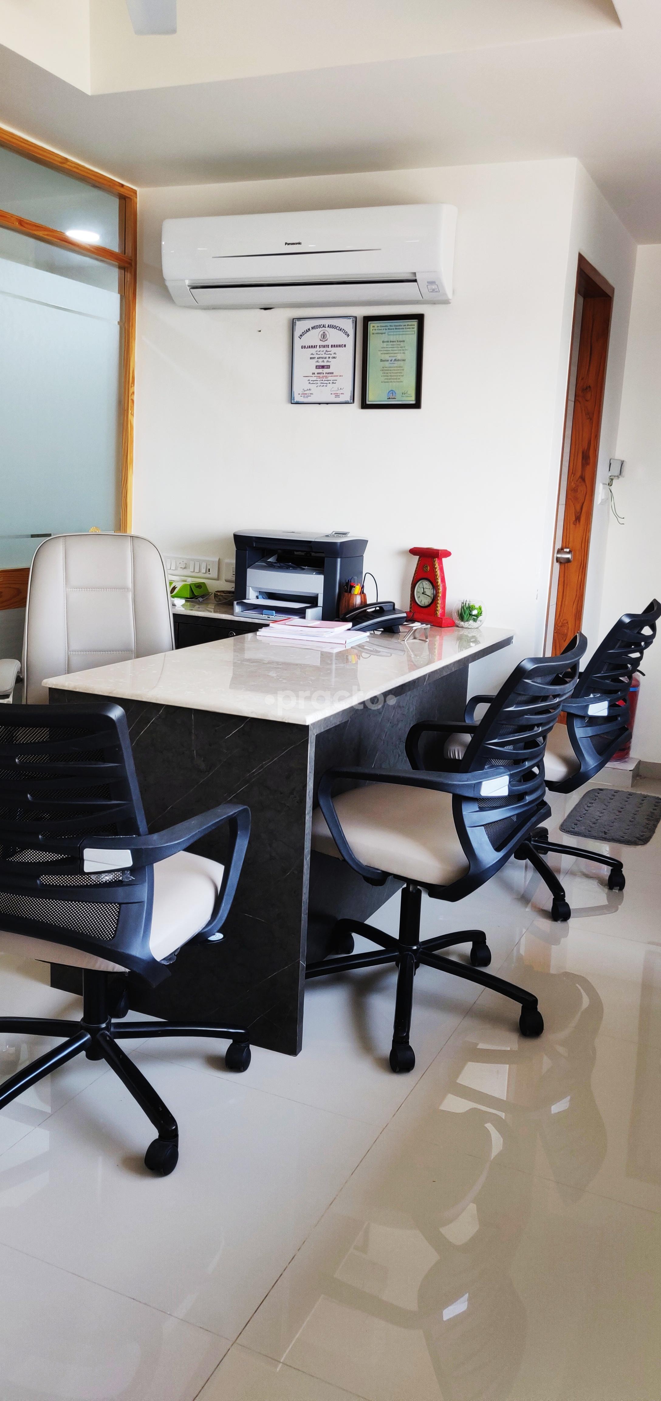Consultation Room at Swasti Spine And Mind Care Satellite Ahmedabad