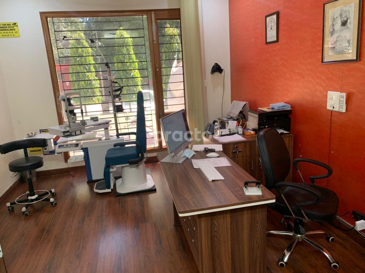 Consultation Room at Bansal Eye and Retina Centre Sector 32 Chandigarh